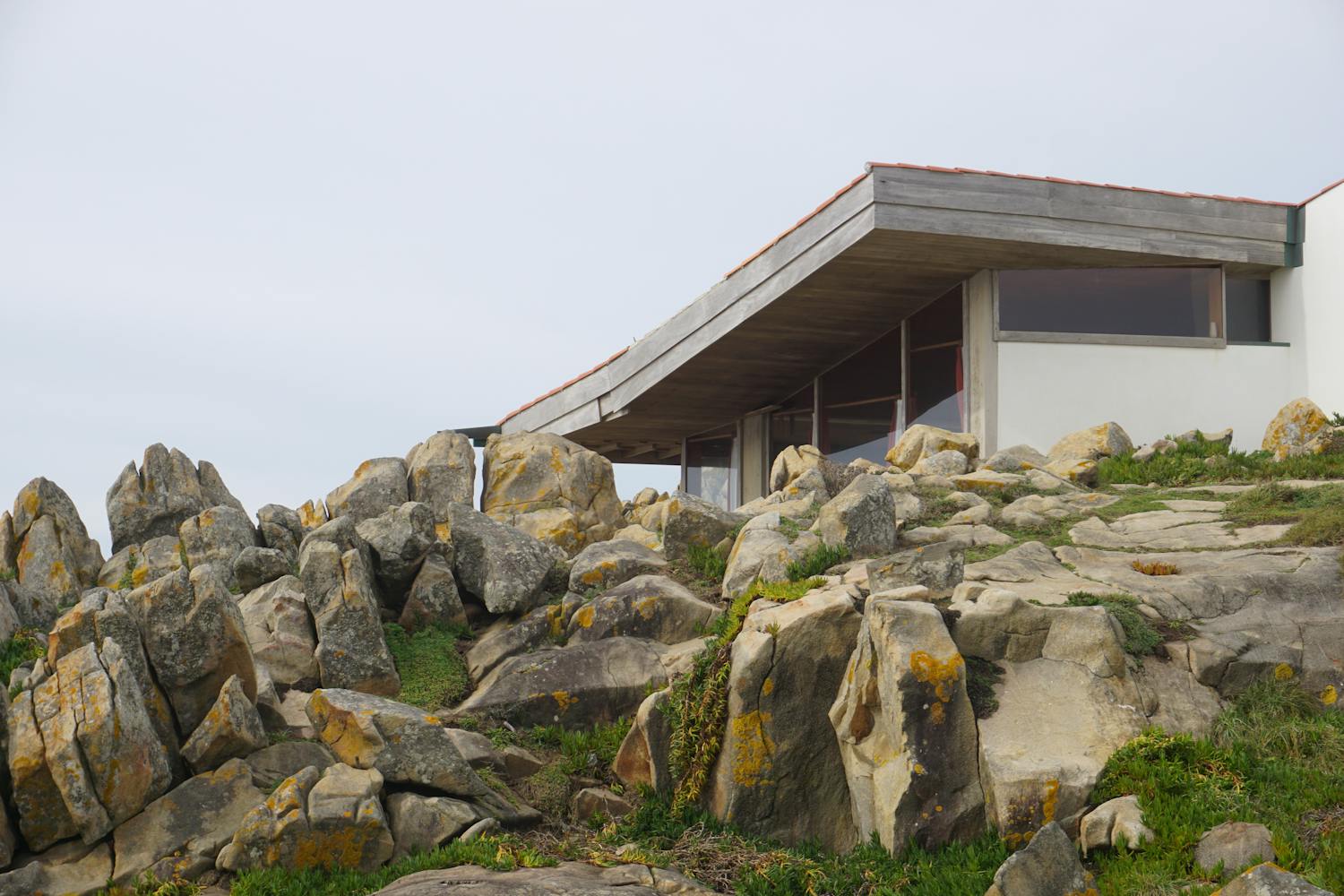 Sleek portable home in scenic landscape