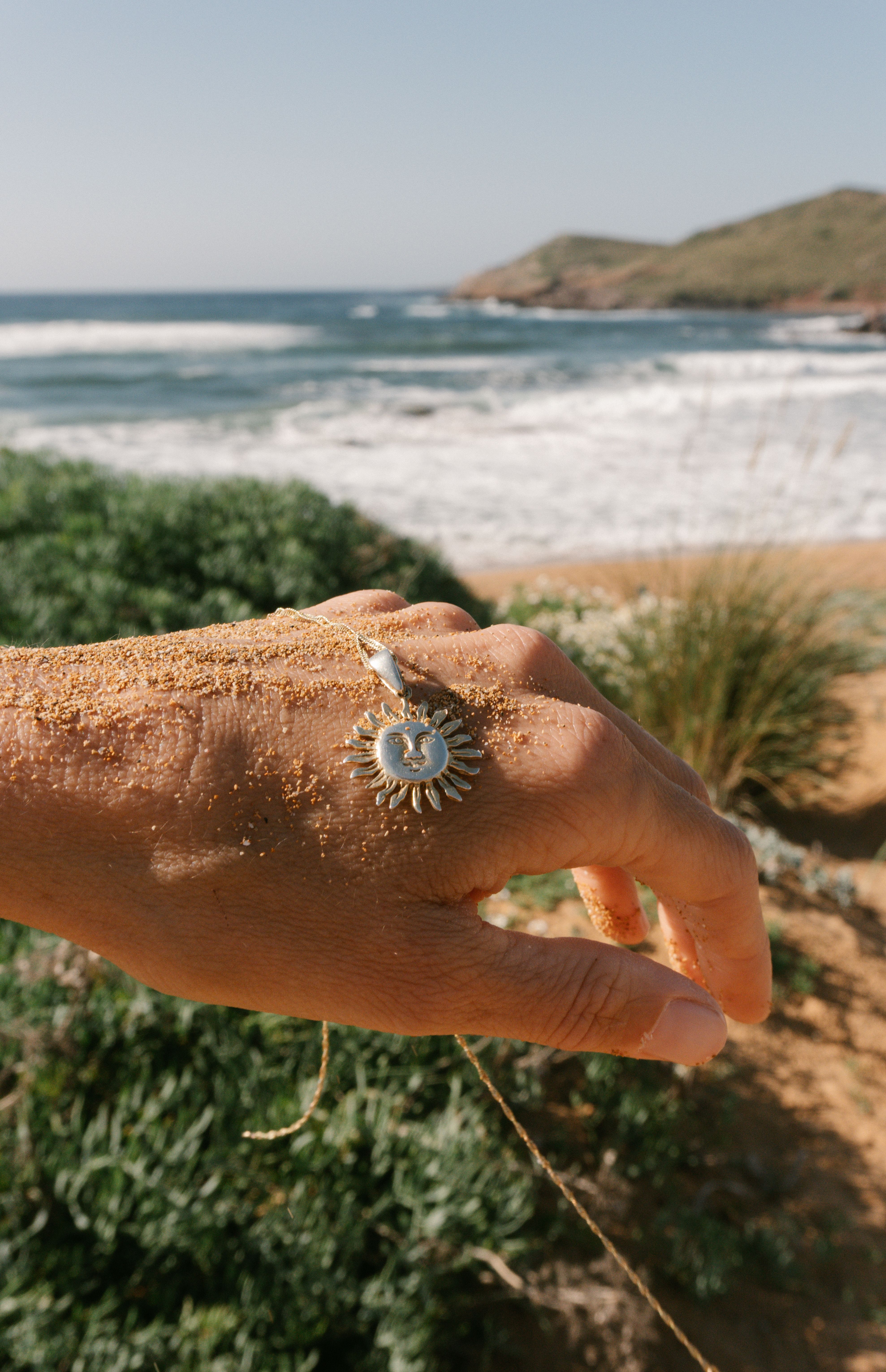 Hand In The Sea Photos, Download The BEST Free Hand In The Sea Stock ...