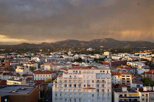 Urvashi Rautela's stunning Cannes outfit sparks conversation;  Aishwarya Rai and Bollywood fashion at Cannes Film Festival.