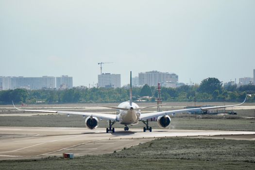 Guvernul a aprobat transferul unui imobil strategic pentru dezvoltarea Aeroportului Otopeni