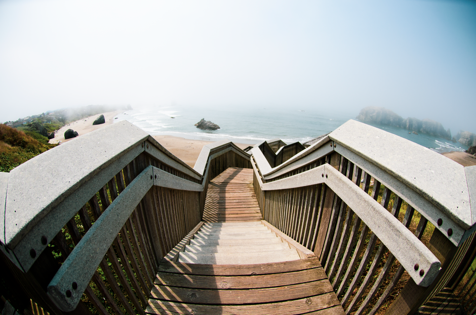 Mohegan Bluffs wooden staircase leading down to the beach