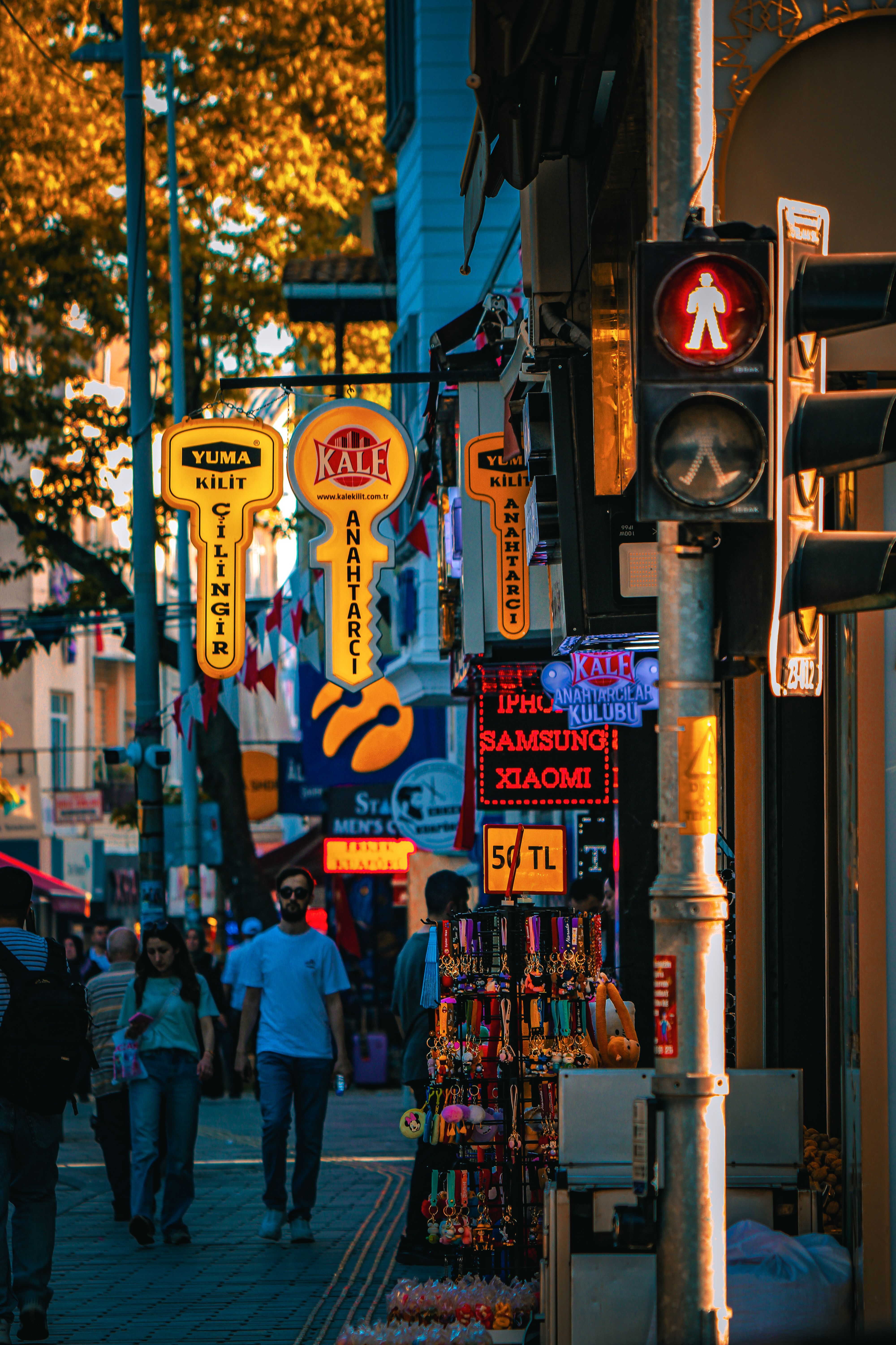 Street Scene with Signpost in Nanjing, China · Free Stock Photo