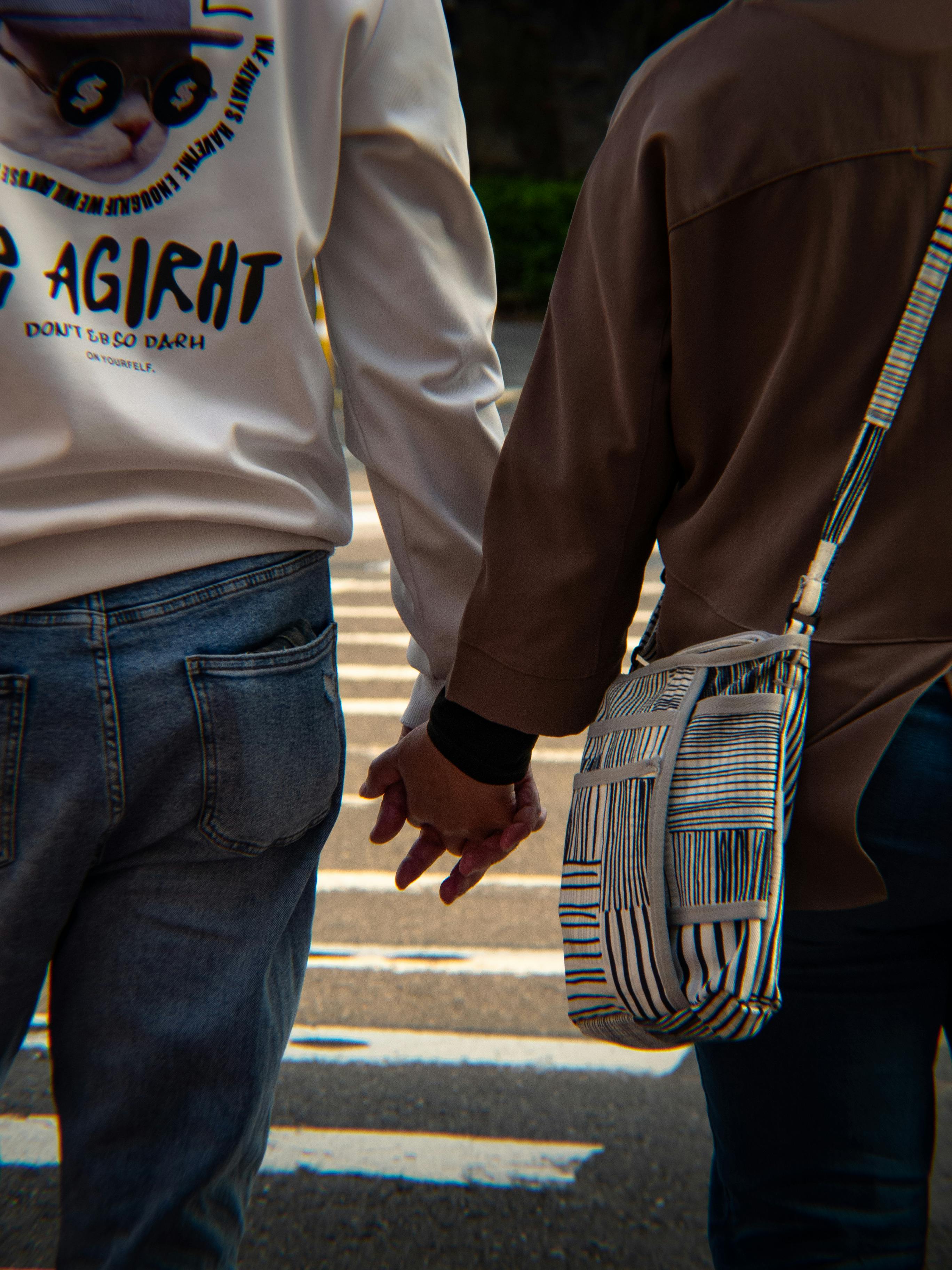 Dating Apps' Photo Obsession: Ignoring Science's Attraction Signals