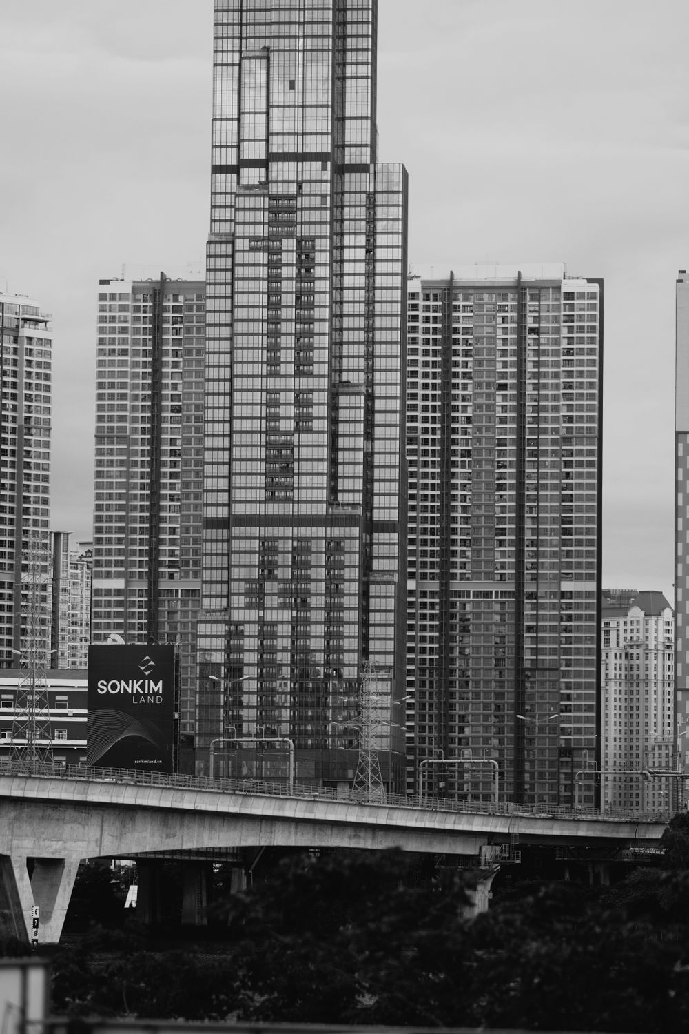 Contemporary Urban Skyline with High-Rise Buildings · Free Stock Photo