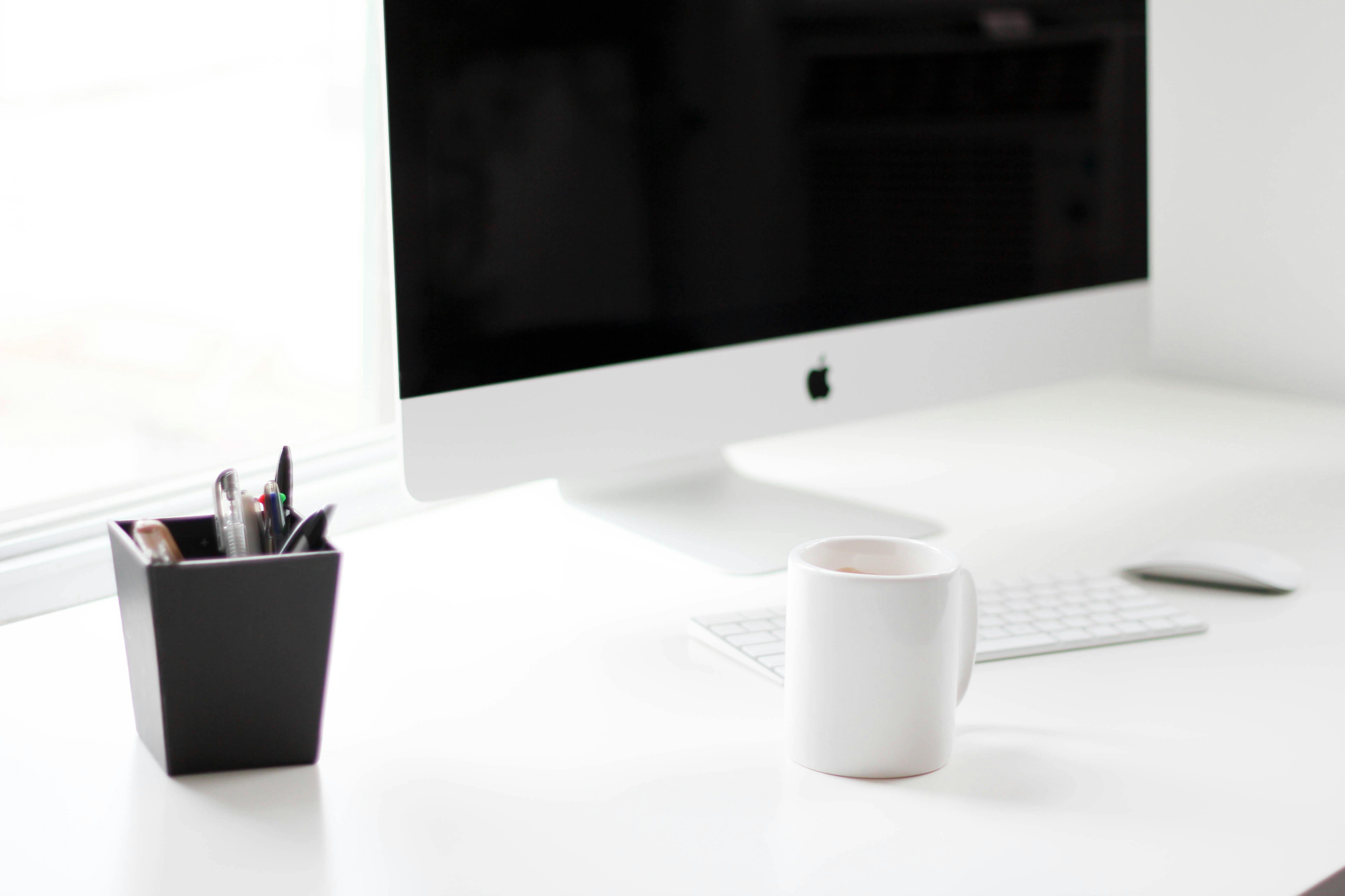 White Imac and Apple Magic Keyboard