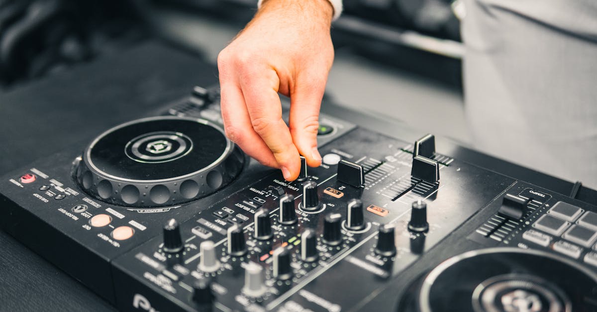 電腦展期間 國際乾爹 齊聚台北 酒店公告意外曝光引熱議