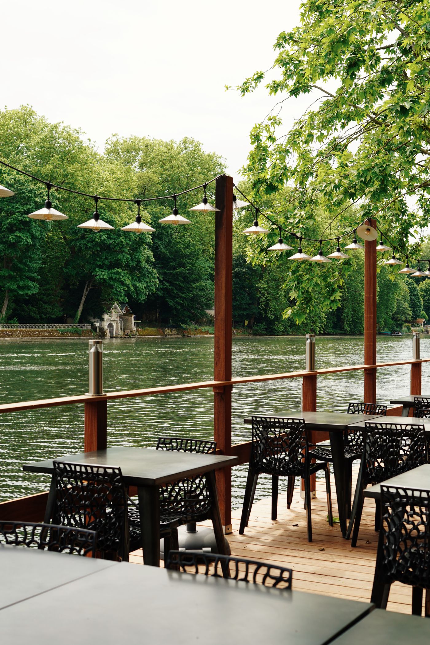 The riverside deck, Ganga Retreat