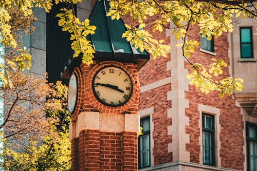 Clock Check! Daylight Saving Time Ends, Sleep In Sunday