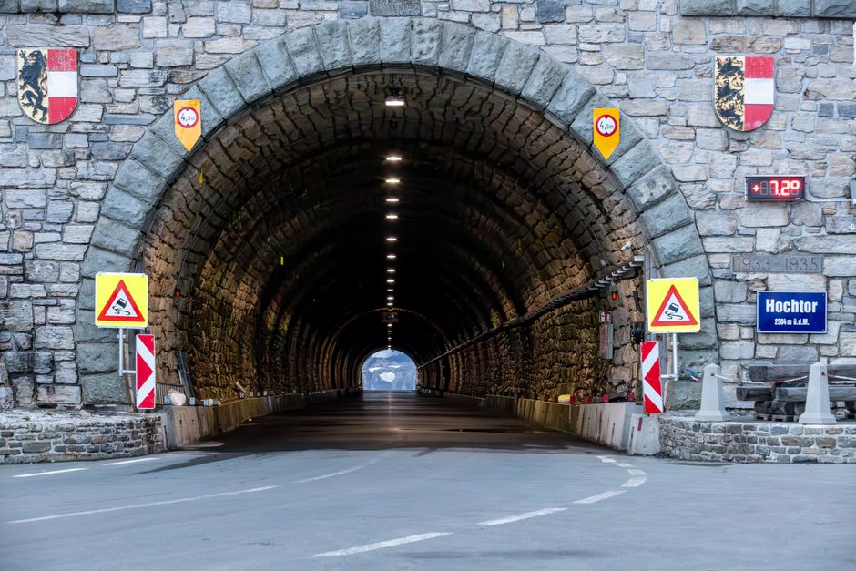 A sign indicating mandatory digital vignette for highways in Austria.