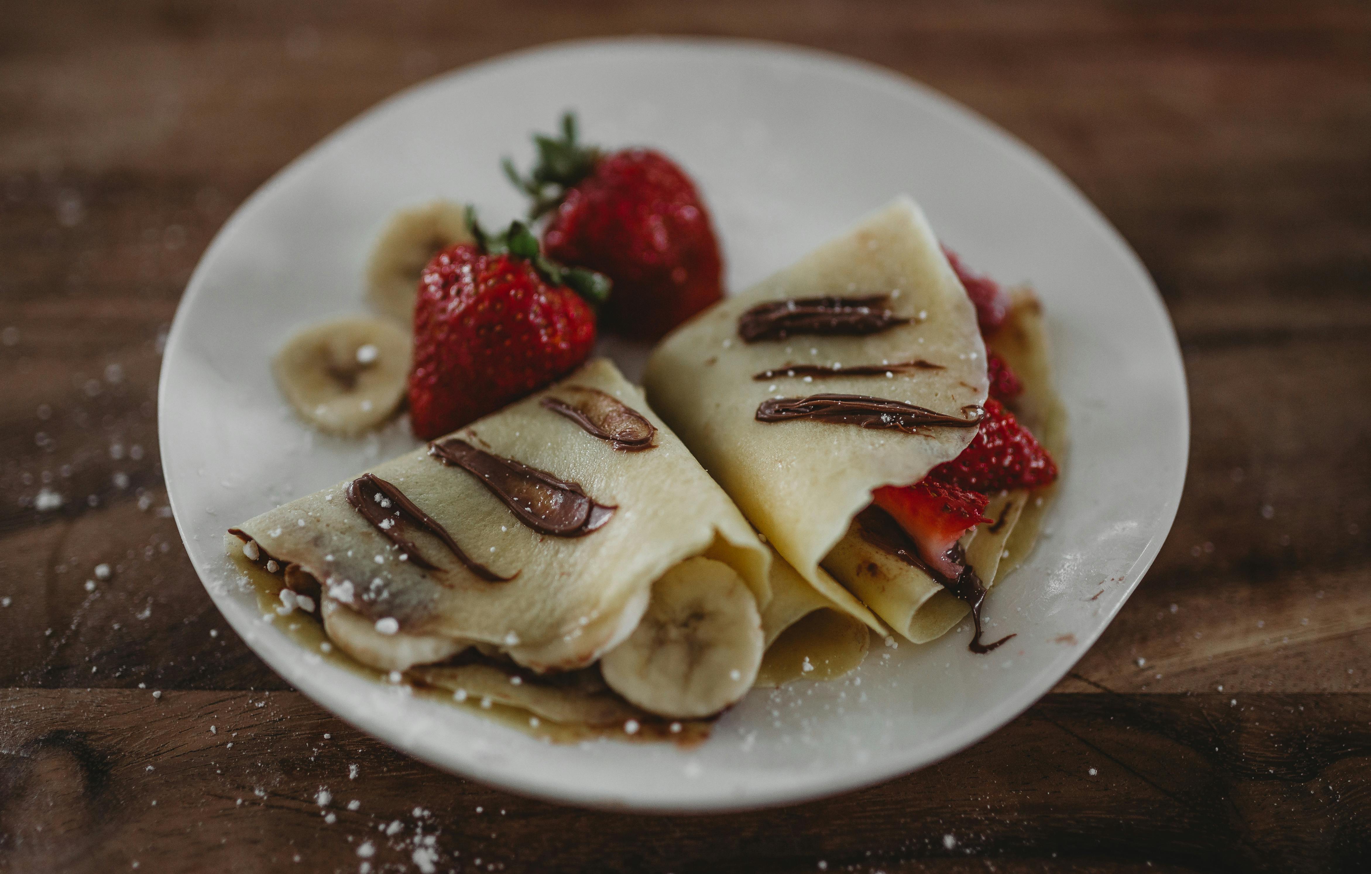 Foto De Crepe Al Lado De Fresa \u00b7 Fotos de stock gratuitas