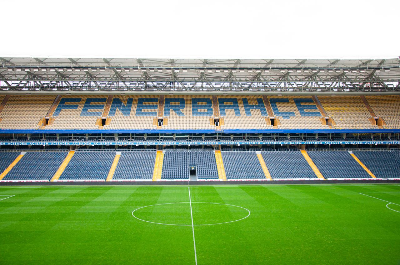 Lyon éliminé de la Ligue des champions après une défaite à domicile contre Fenerbahçe