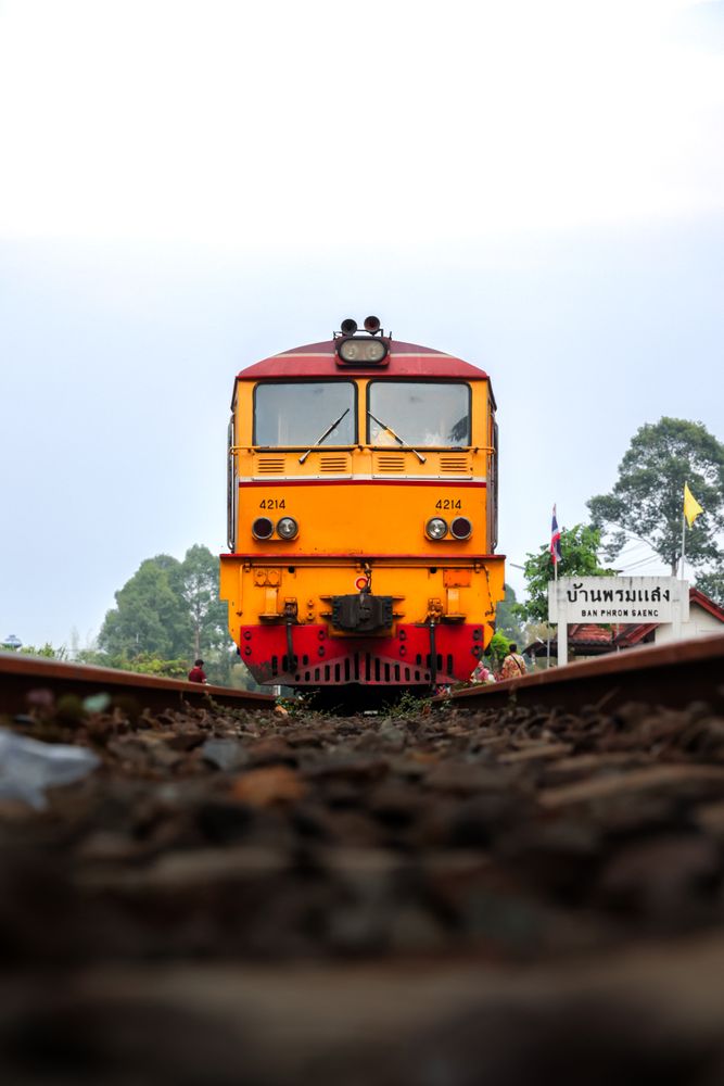 Yellow Locomotive Photos, Download The BEST Free Yellow Locomotive ...
