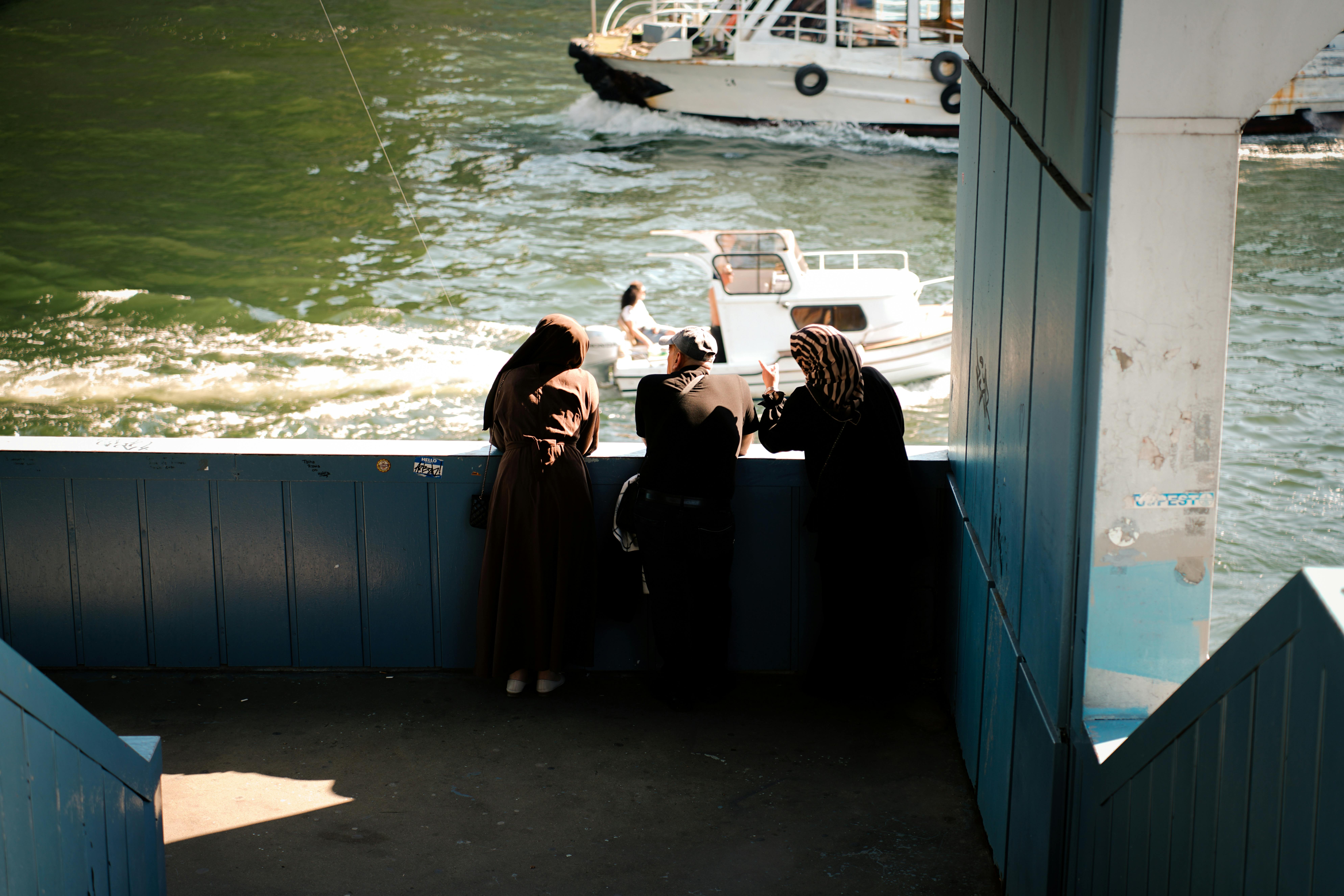 Understanding the Psychology of Online Sharing