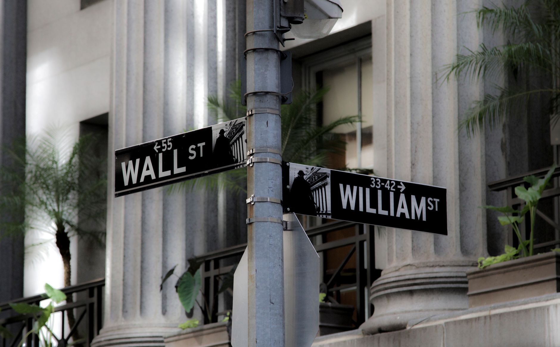 The Energy Sector Is Paying Out. Here Are 2 Stocks That Could Fund Your Retirement.