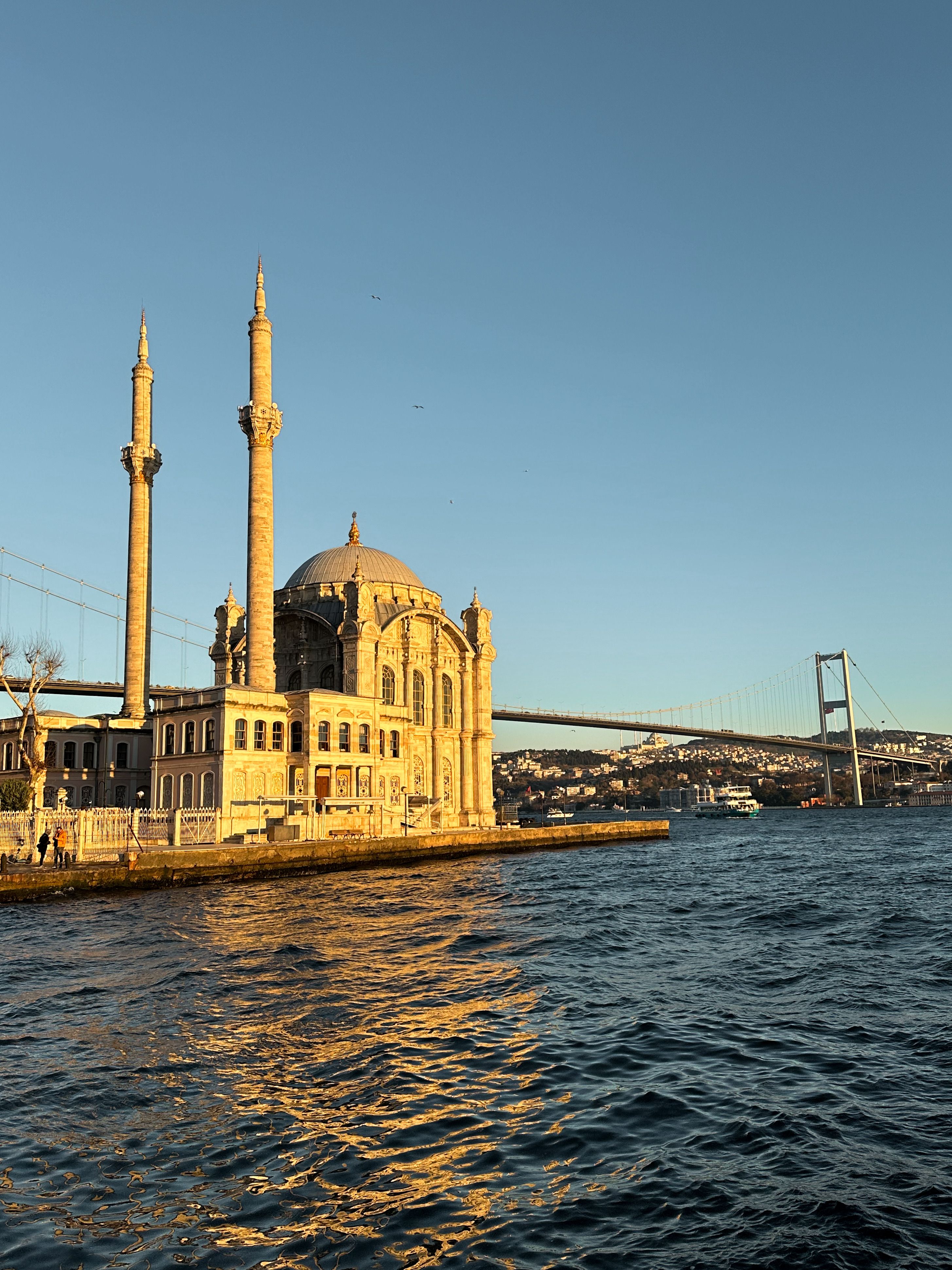 Ortaky Mosque and Bosphorus Bridge at Sunset · Free Stock Photo