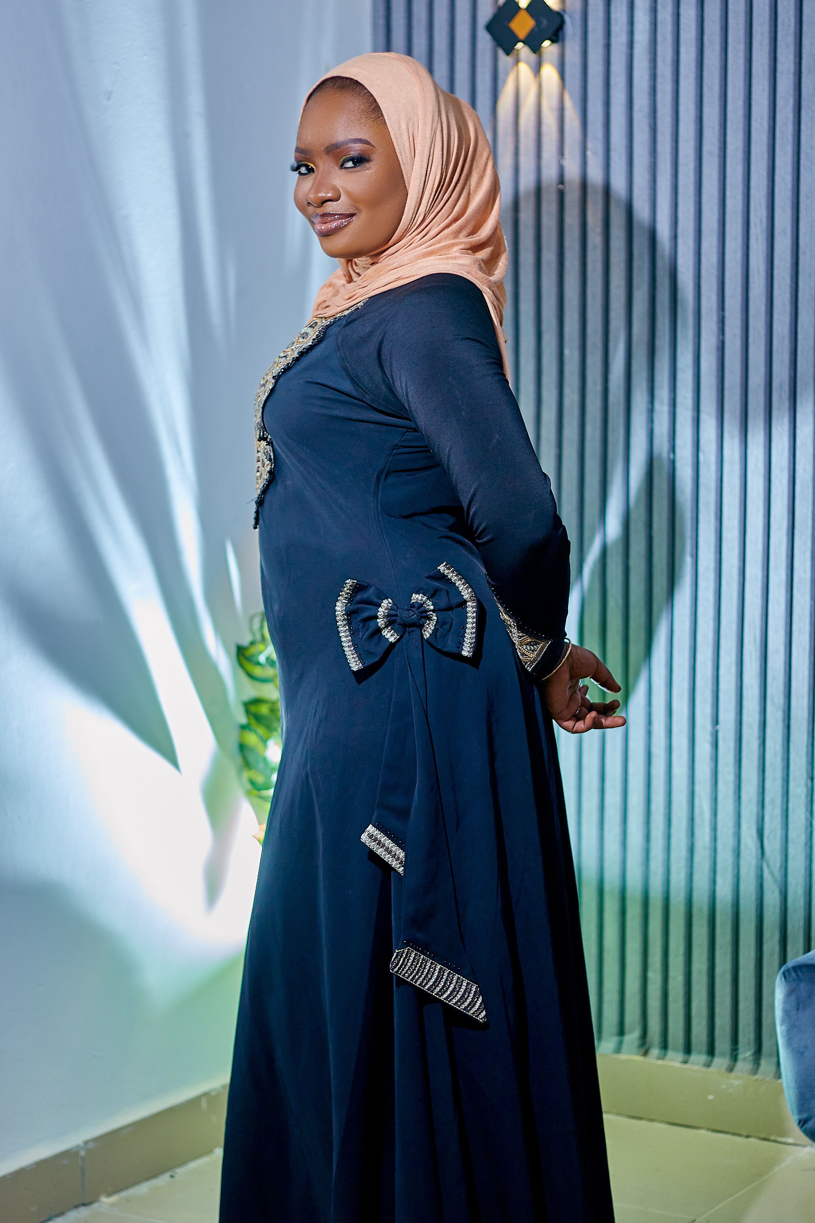 Modest Backdrop With Contnum Photos, Download The BEST Free Modest ...
