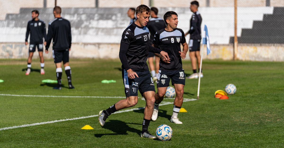 Why are traditional wingers becoming rare?