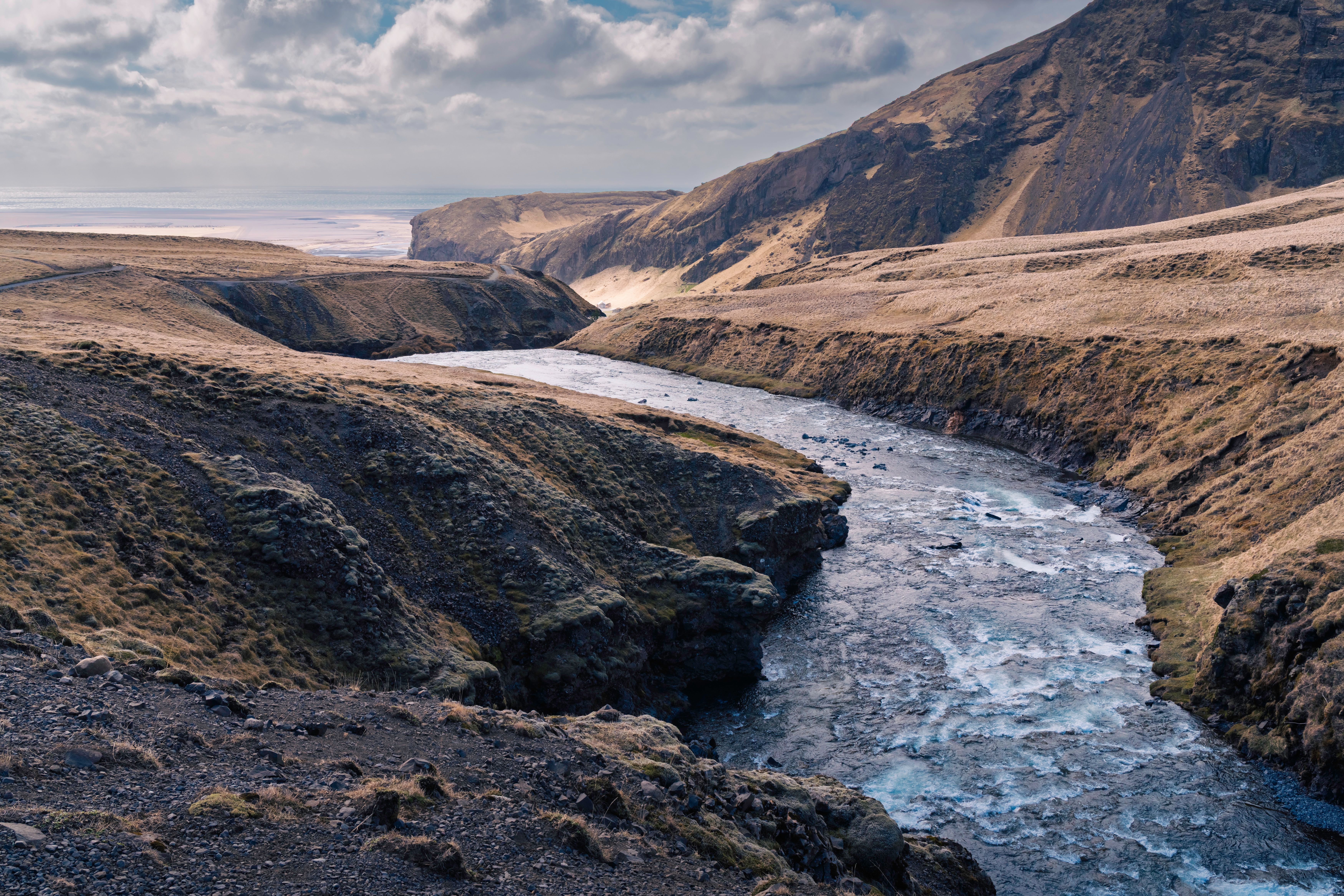 Scenic River Valley Landscape in Iceland · Free Stock Photo
