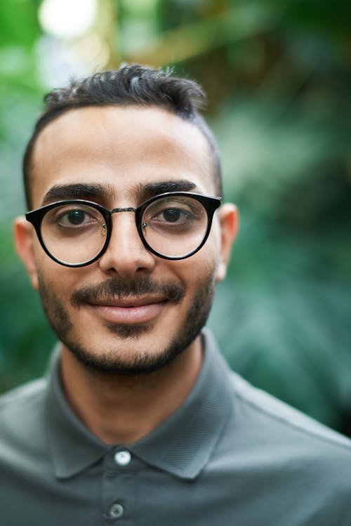 Portrait Photo Of Man Wearing Eyeglasses