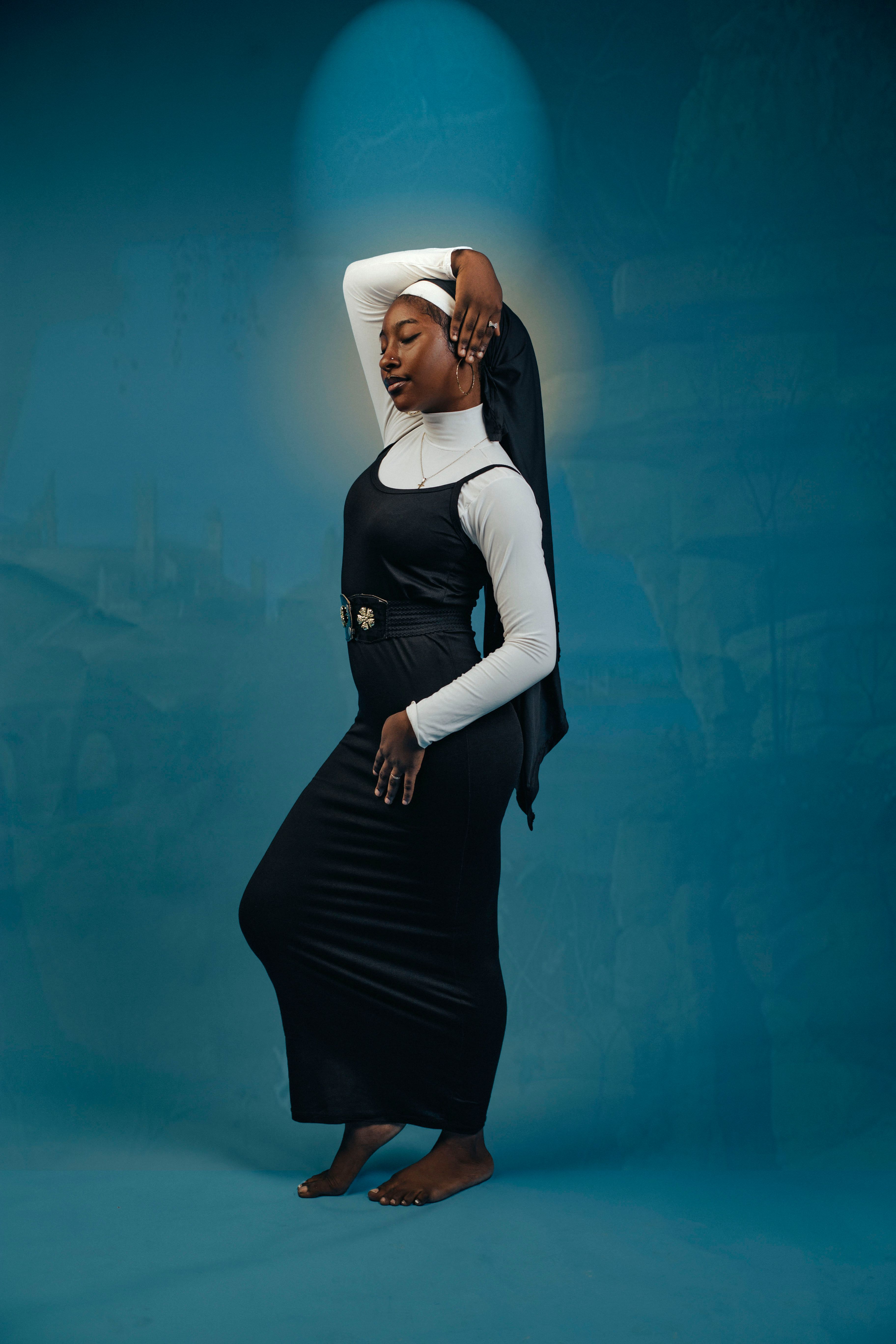 Modest Model Photos, Download The BEST Free Modest Model Stock Photos ...