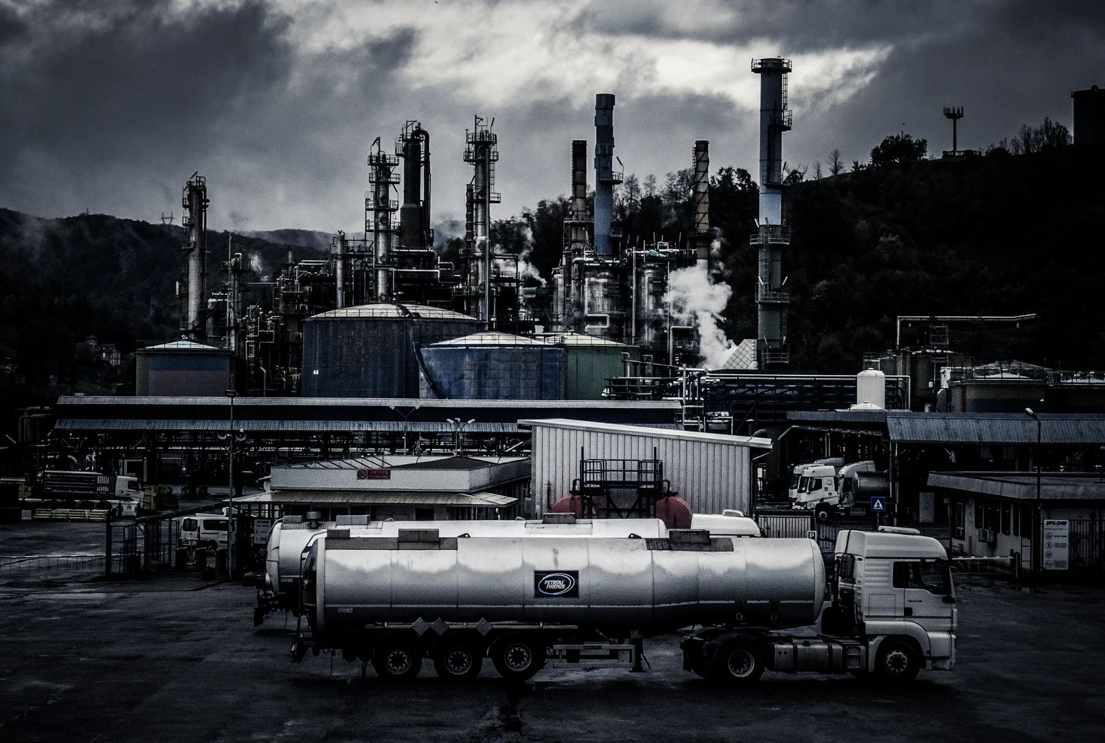Natural gas pipeline infrastructure
