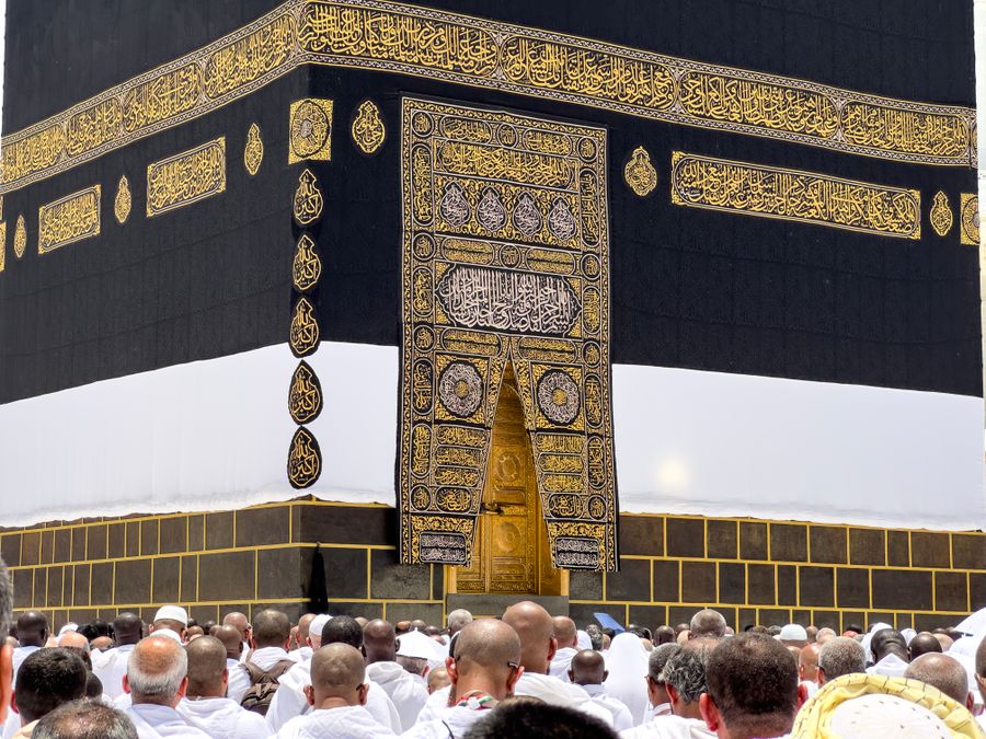 Himpunan besar jemaah mengelilingi Kaabah di Mekah