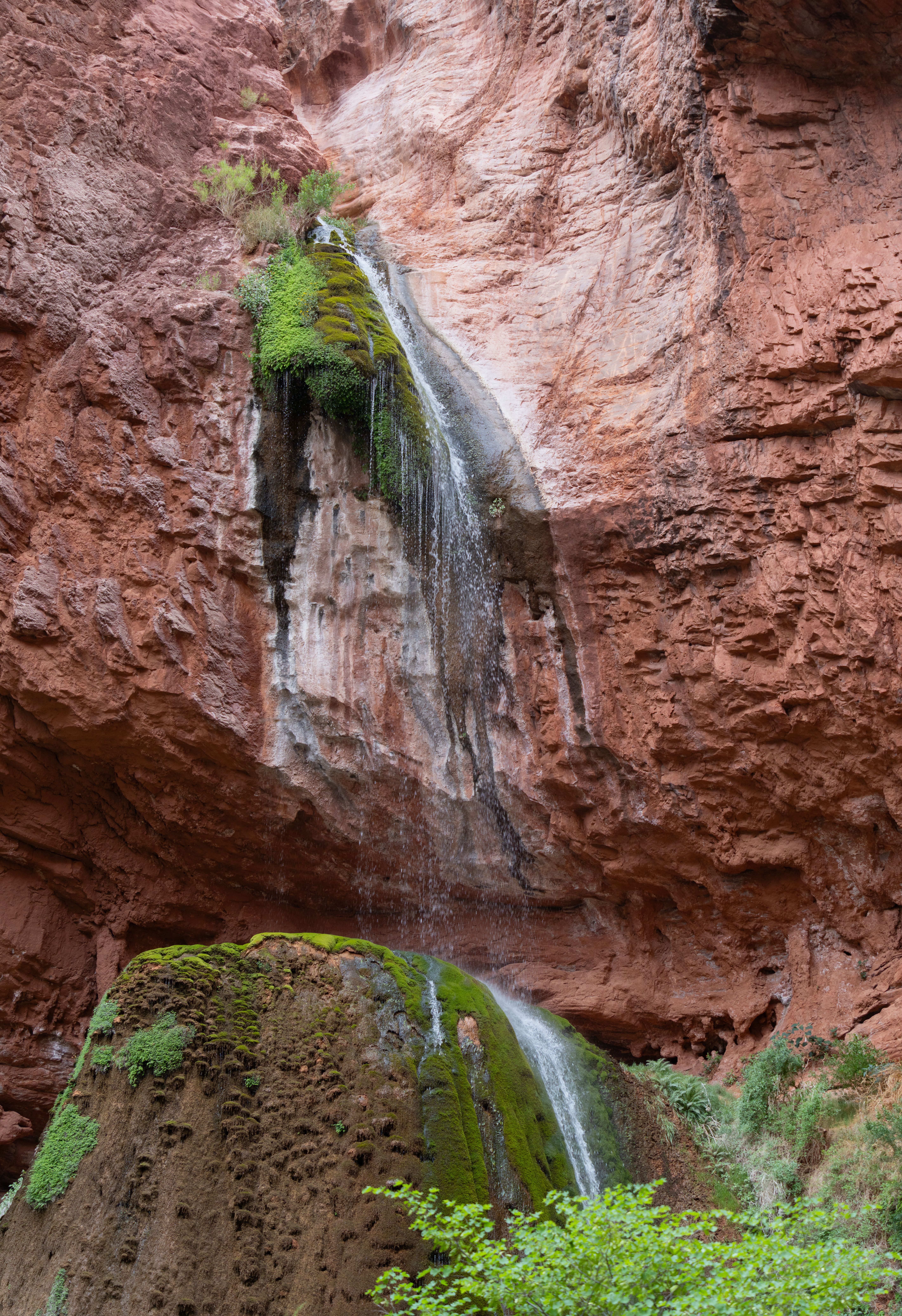Ribbon Falls Cascade in Grand Canyon · Free Stock Photo