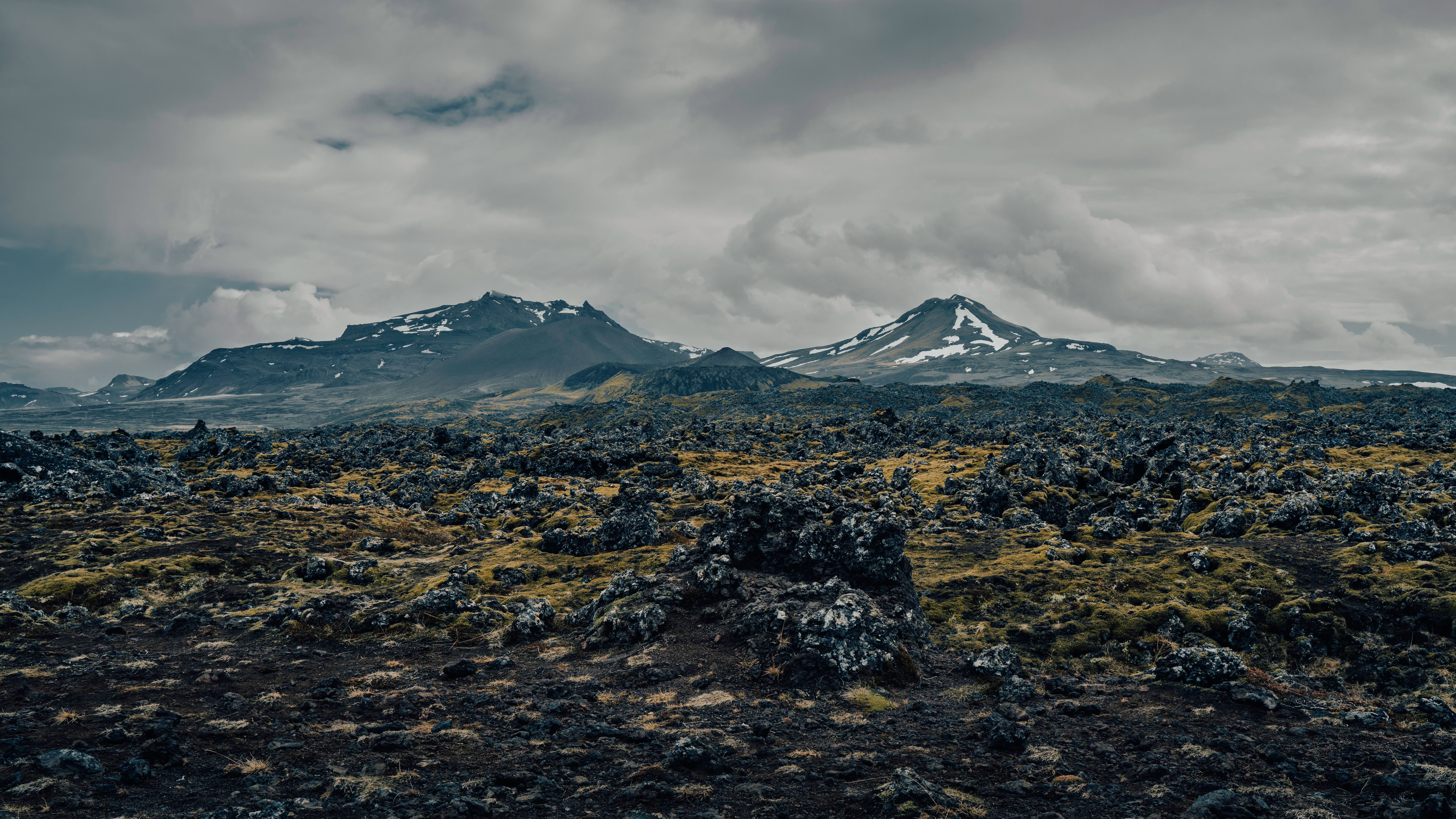 Stunning Icelandic Volcanic Landscape with Snow-capped Mountains · Free ...