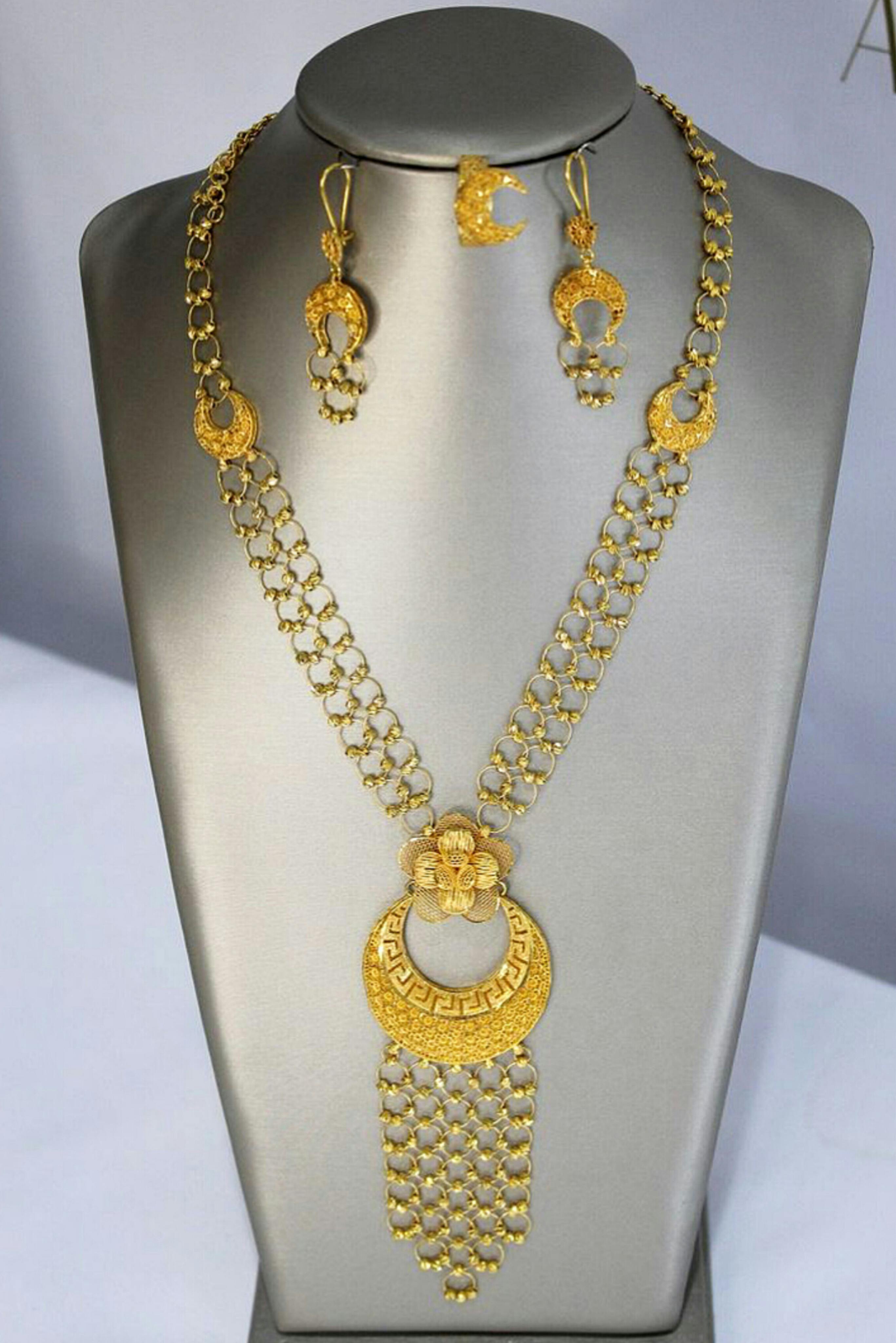 Elegant Necklace