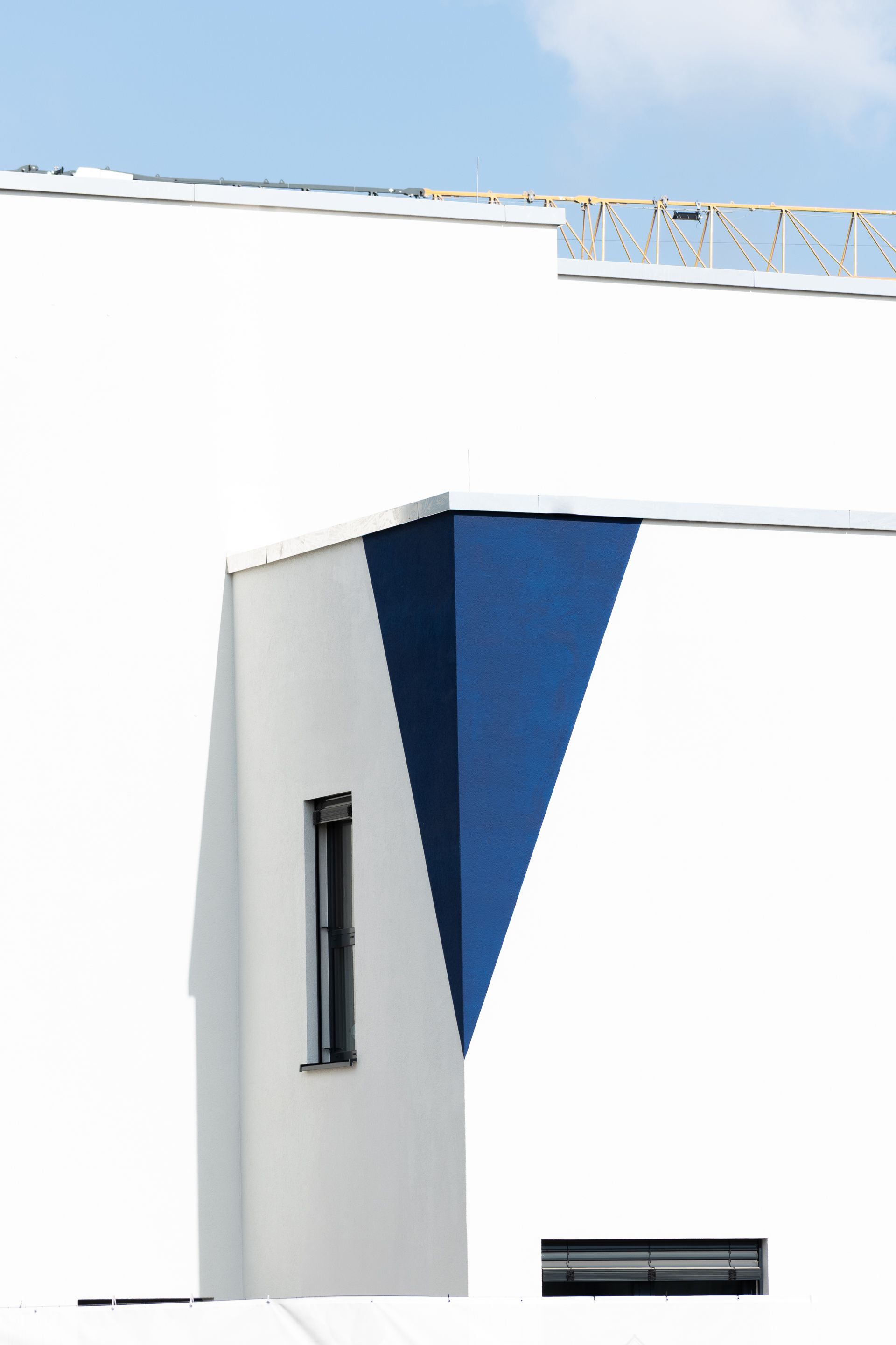Modern Blue and White Minimalist Architecture · Free Stock Photo