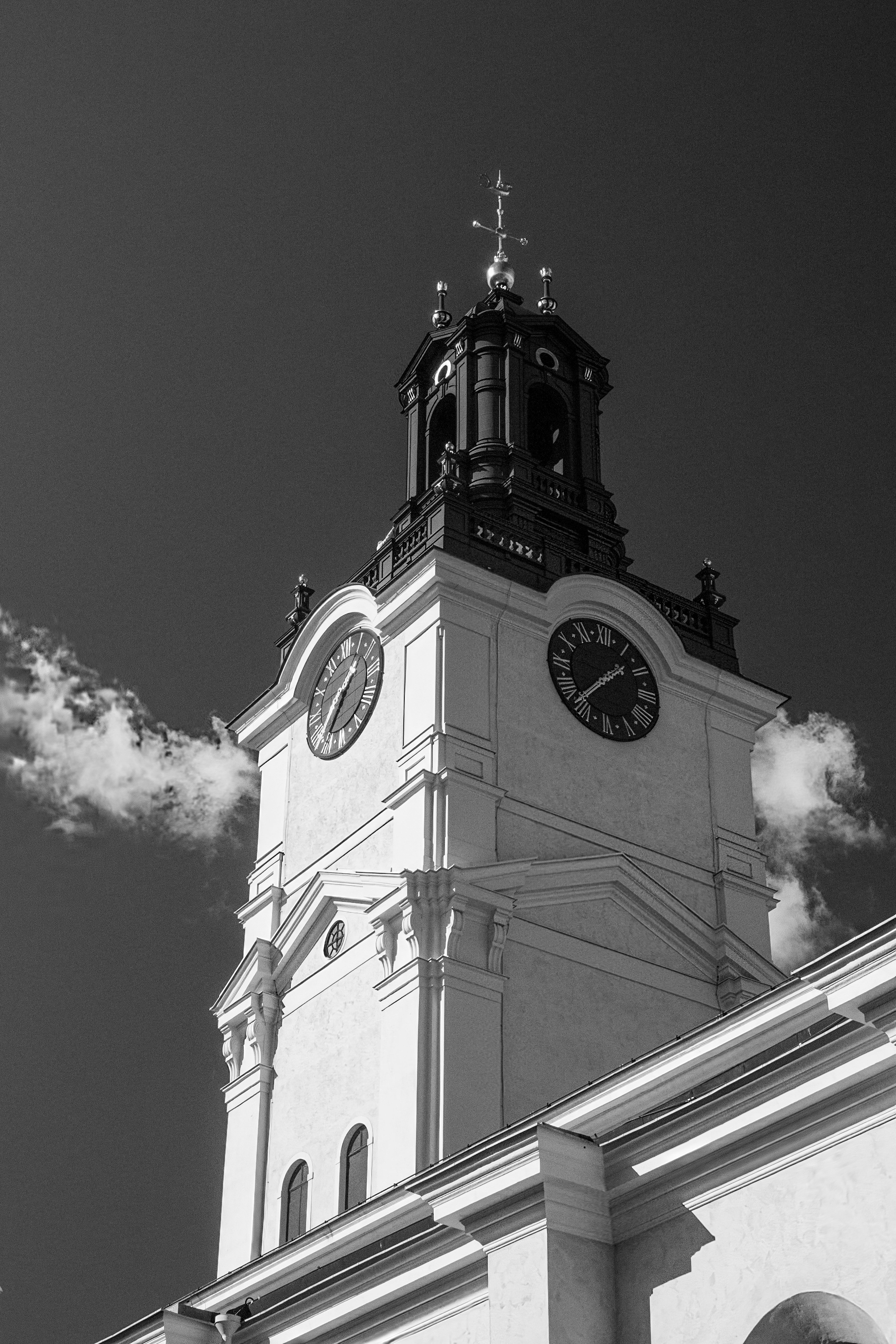Historic Clock Tower against a Clear Sky · Free Stock Photo