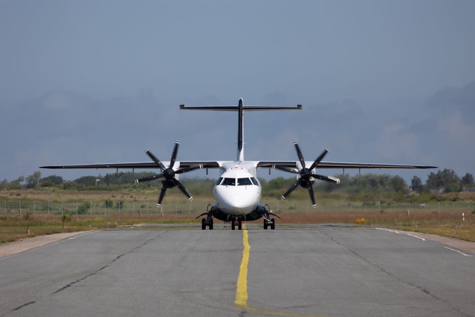 Avion sur le tarmac, vol vers Koh Samui