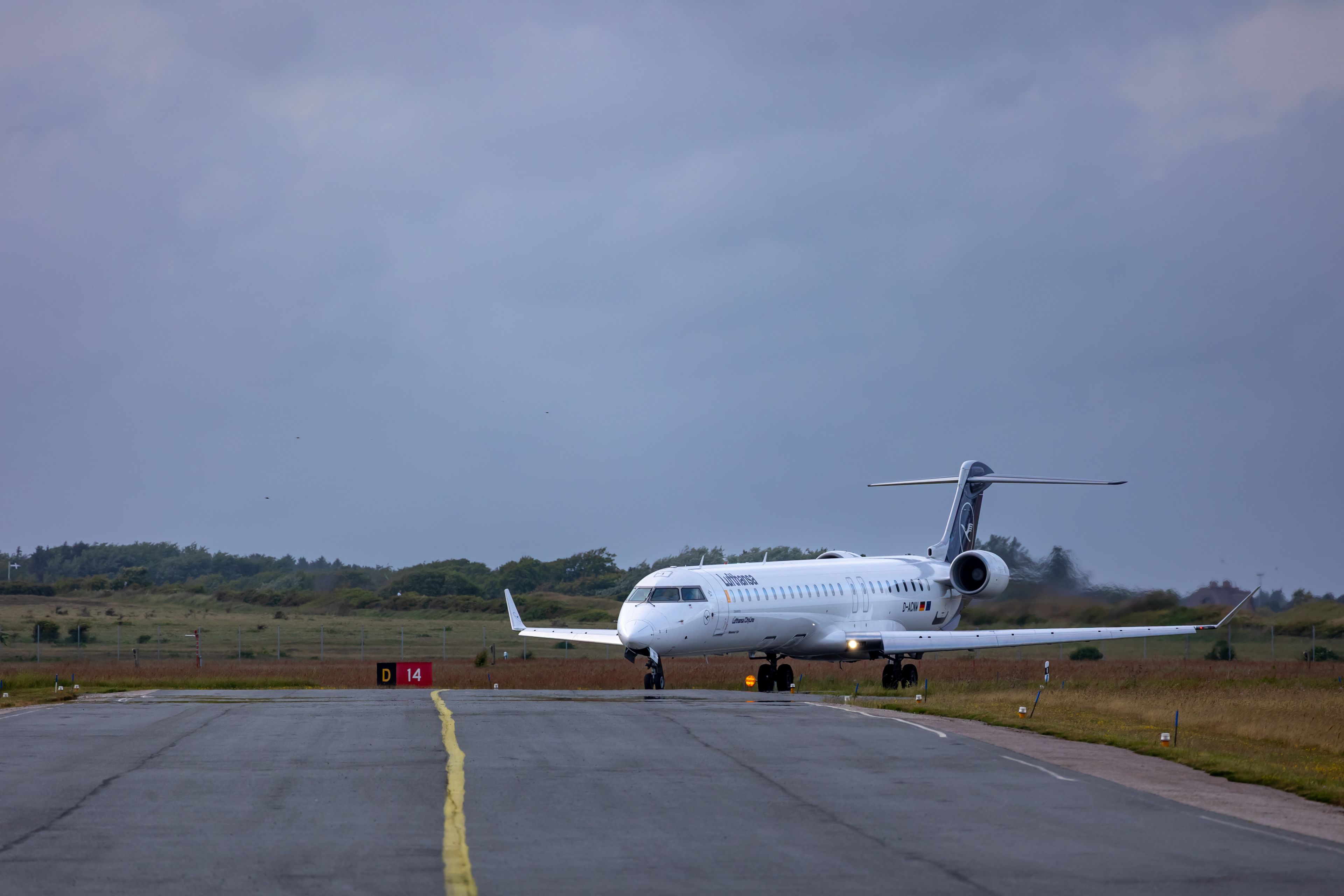 Stapleford Aerodrome (EGSG), Romford, Greater London — private jet cleaning