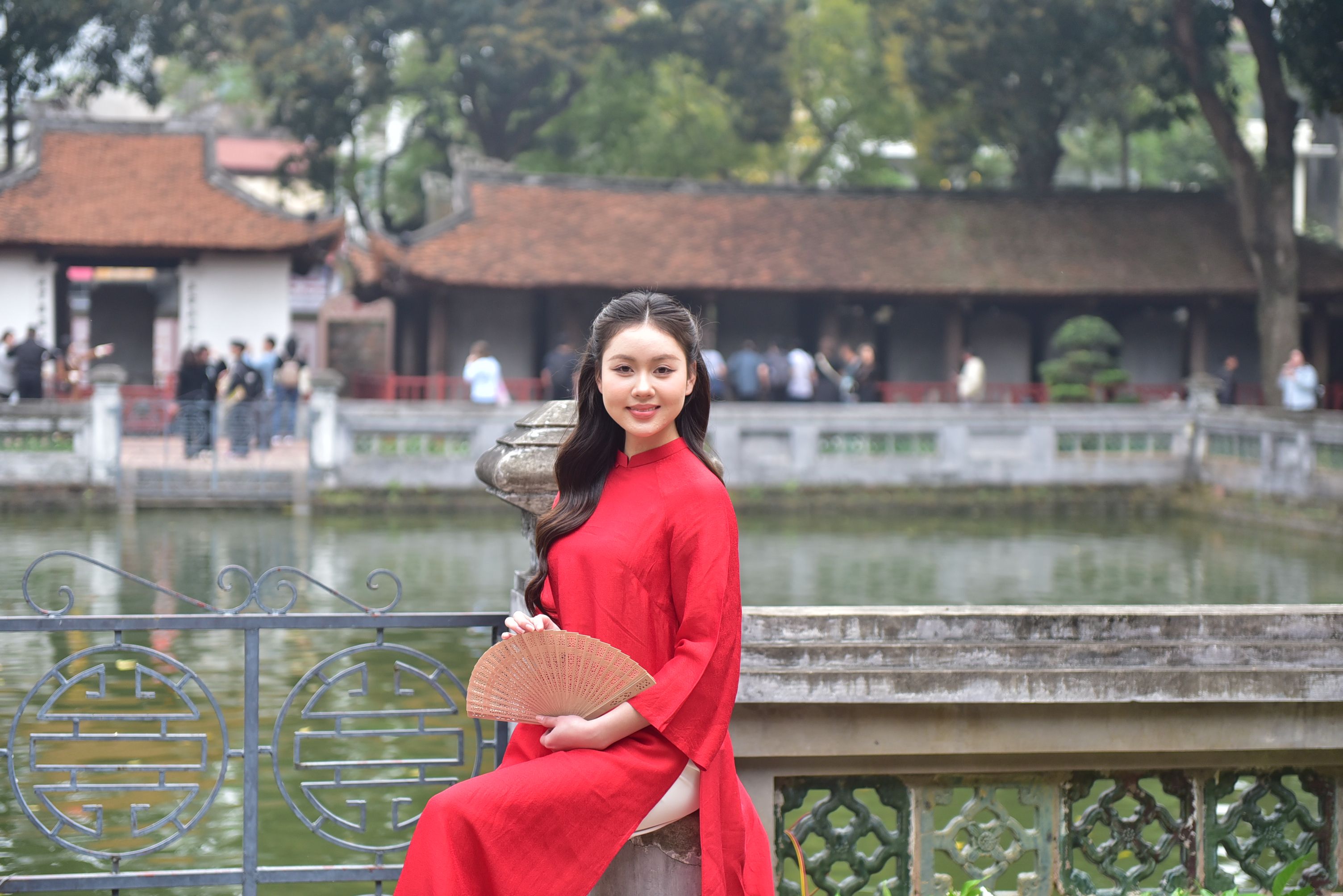 ao dai woman hanoi