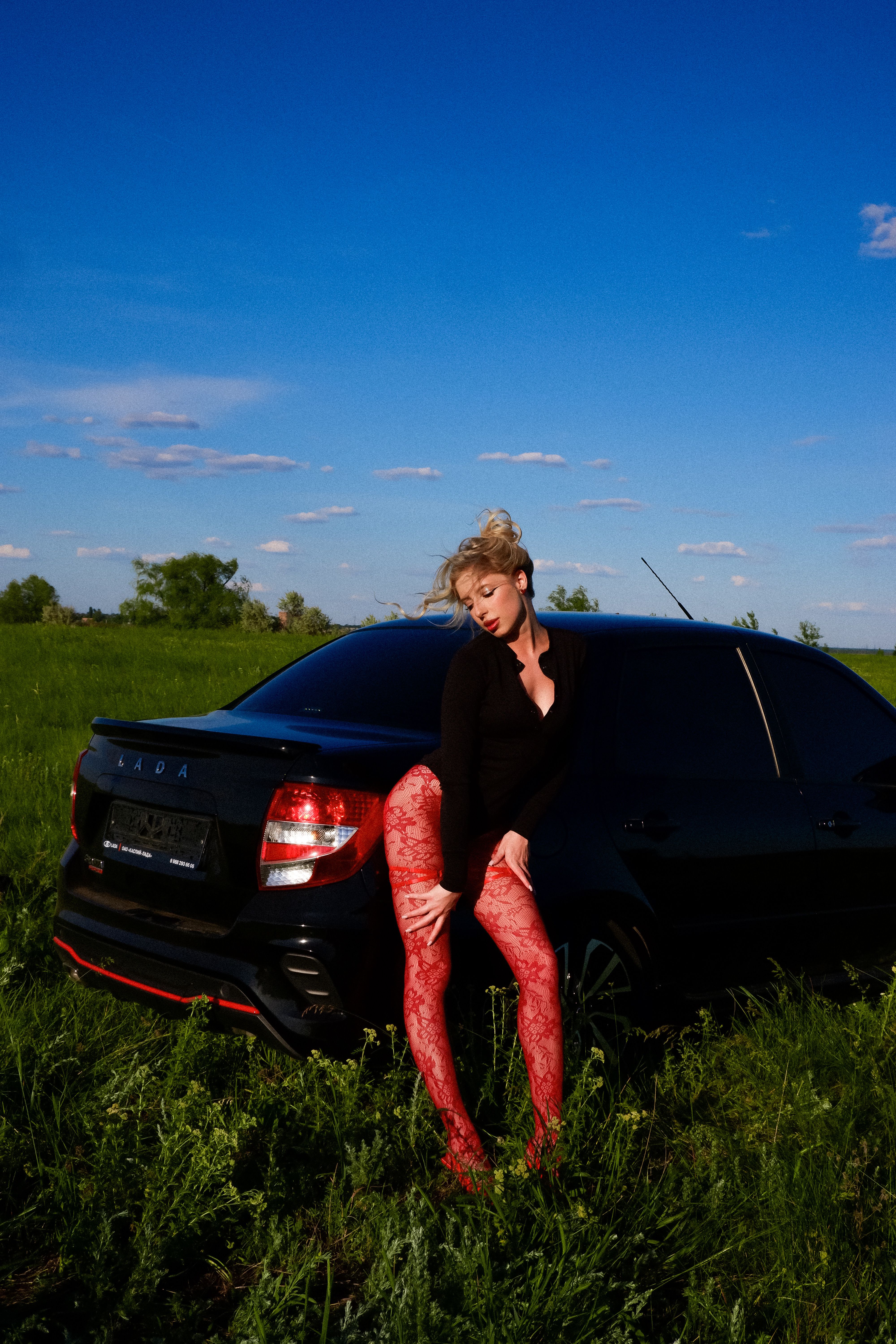 215.793+ Fotos y Imágenes de Yandex+dick+flash+girl+car Gratis · Banco