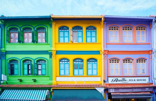 Free Vibrant colonial-era shophouses in Singapore featuring bright colors and traditional architecture. Stock Photo