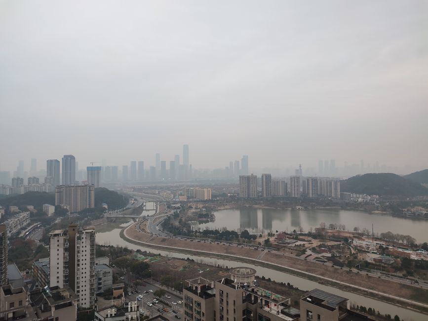 Shangyu in February - Mountain city panorama with clear skies