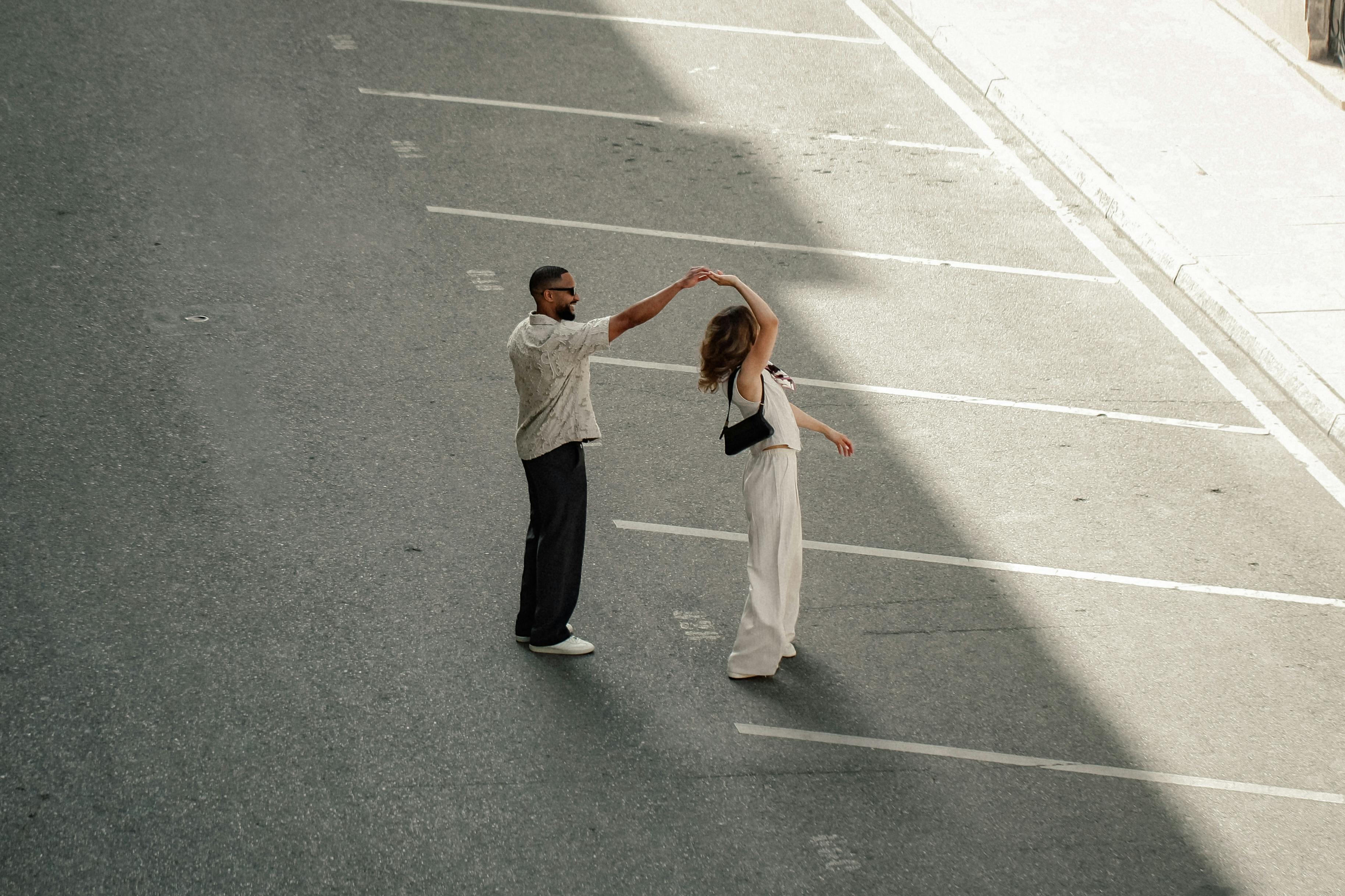 How Sean Ellis and Morgan Brown Scaled GrowthHackers to a Community of 200k Marketing Professionals — Photo by Fira  Fatul on