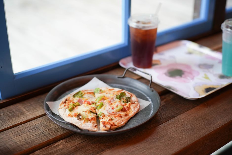 Naraya Cafe - pizza and hot spring footbath