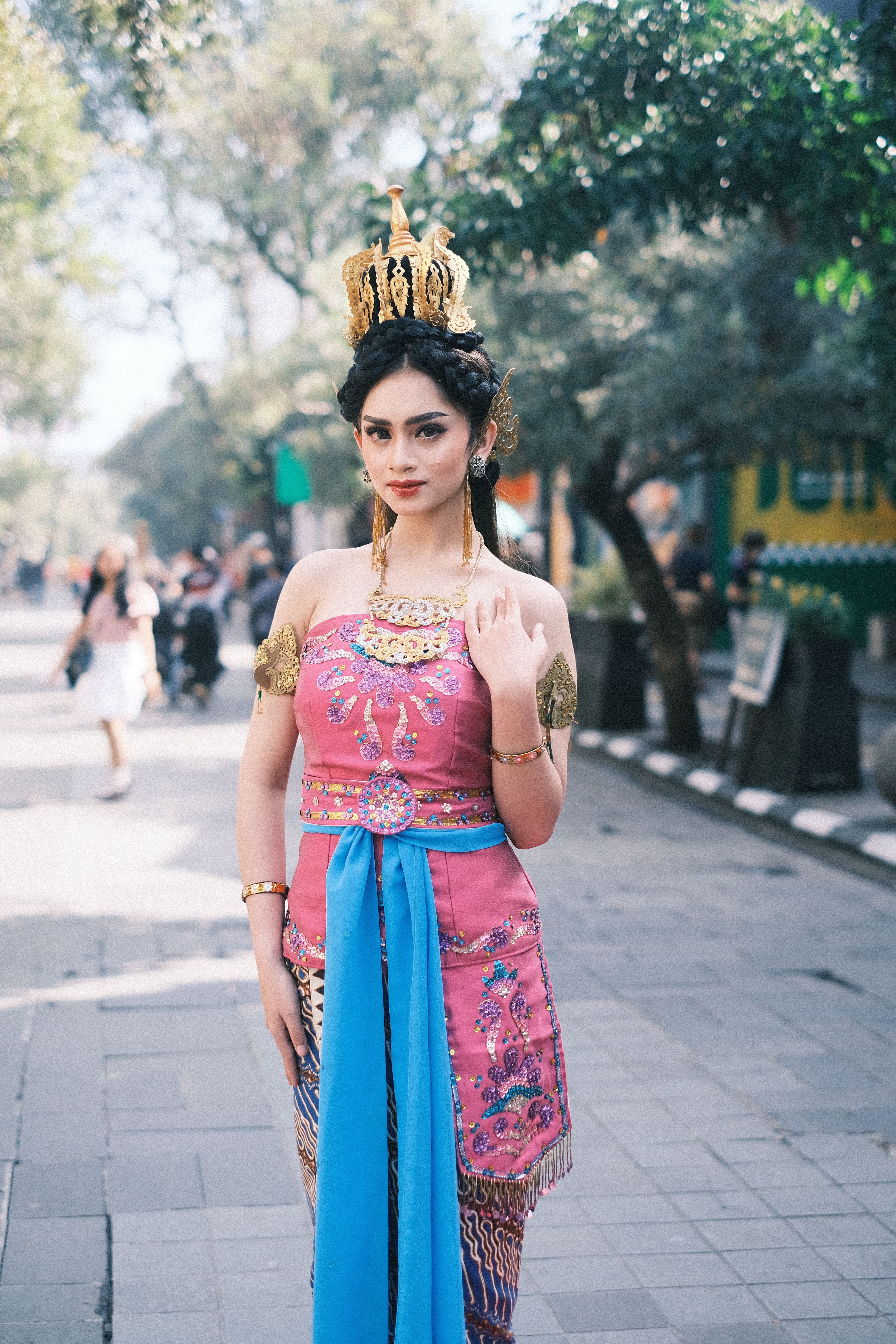 sunda fashion dresses Revue de la Mode, Gazette de la Famille, Sunda main image 1