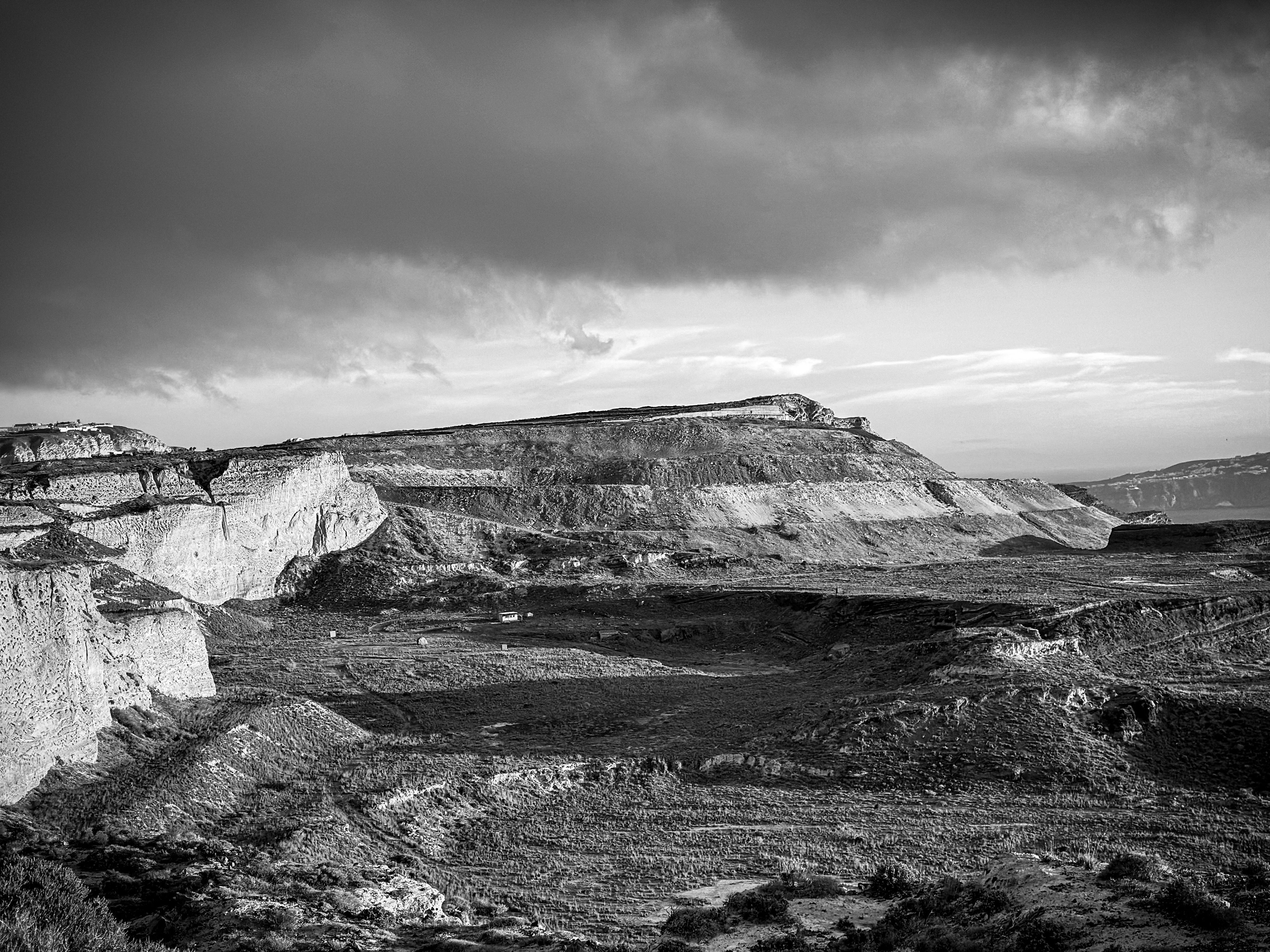 Black and White Dramatic Landscape Photography · Free Stock Photo