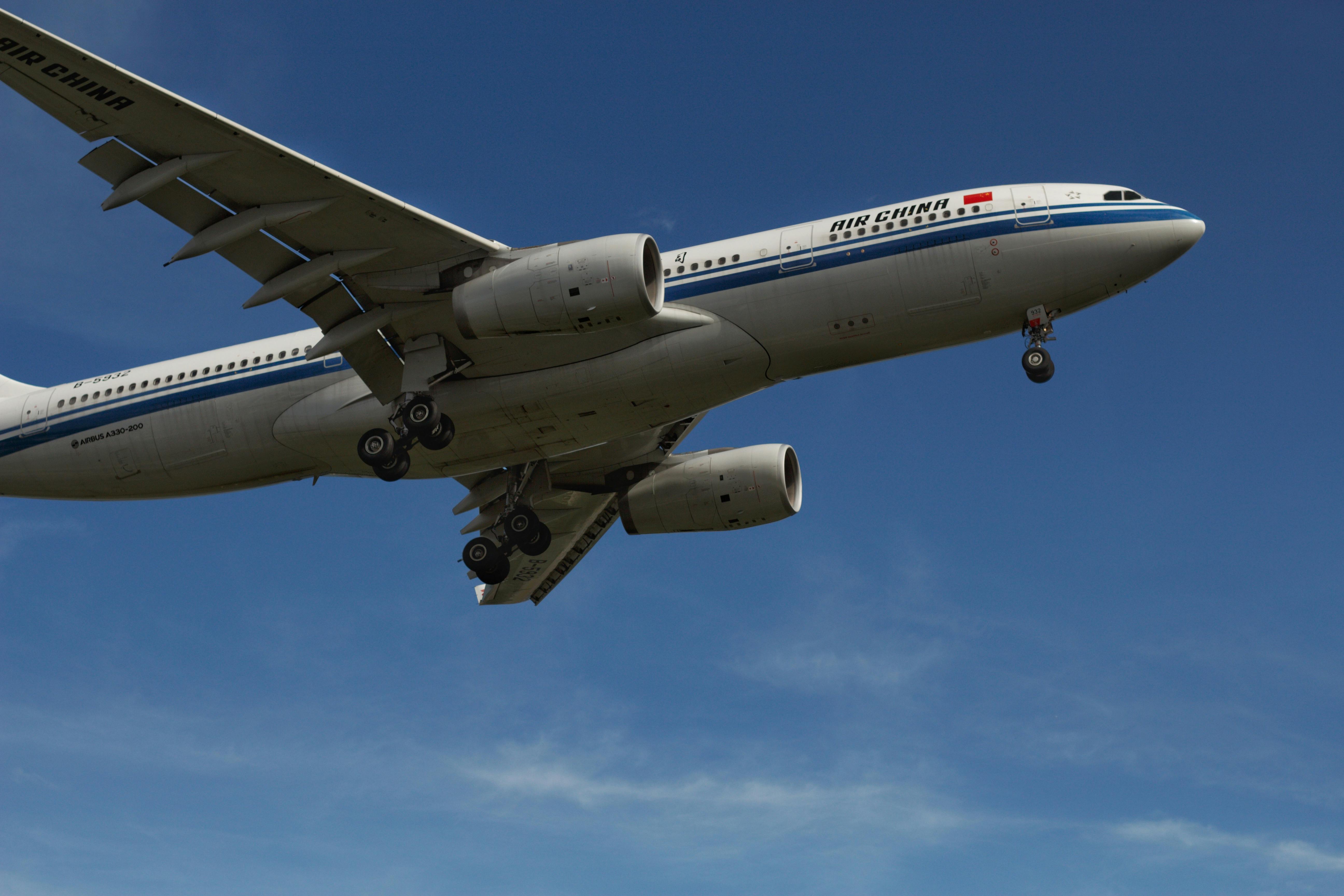 airline miles, frequent flyer, travel rewards, credit card points, airline alliances, Airlines & points — Photo by mdworks on