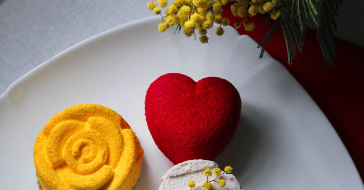 Pleasant Plating Cupcakes On White Ceramic Plate Free Stock Photo pleasant-plating-cupcakes-on-white-ceramic-plate-free-stock-photo