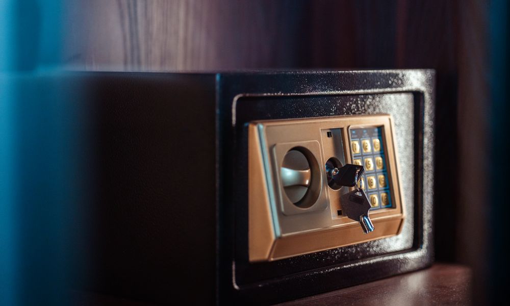 secure hotel room safe