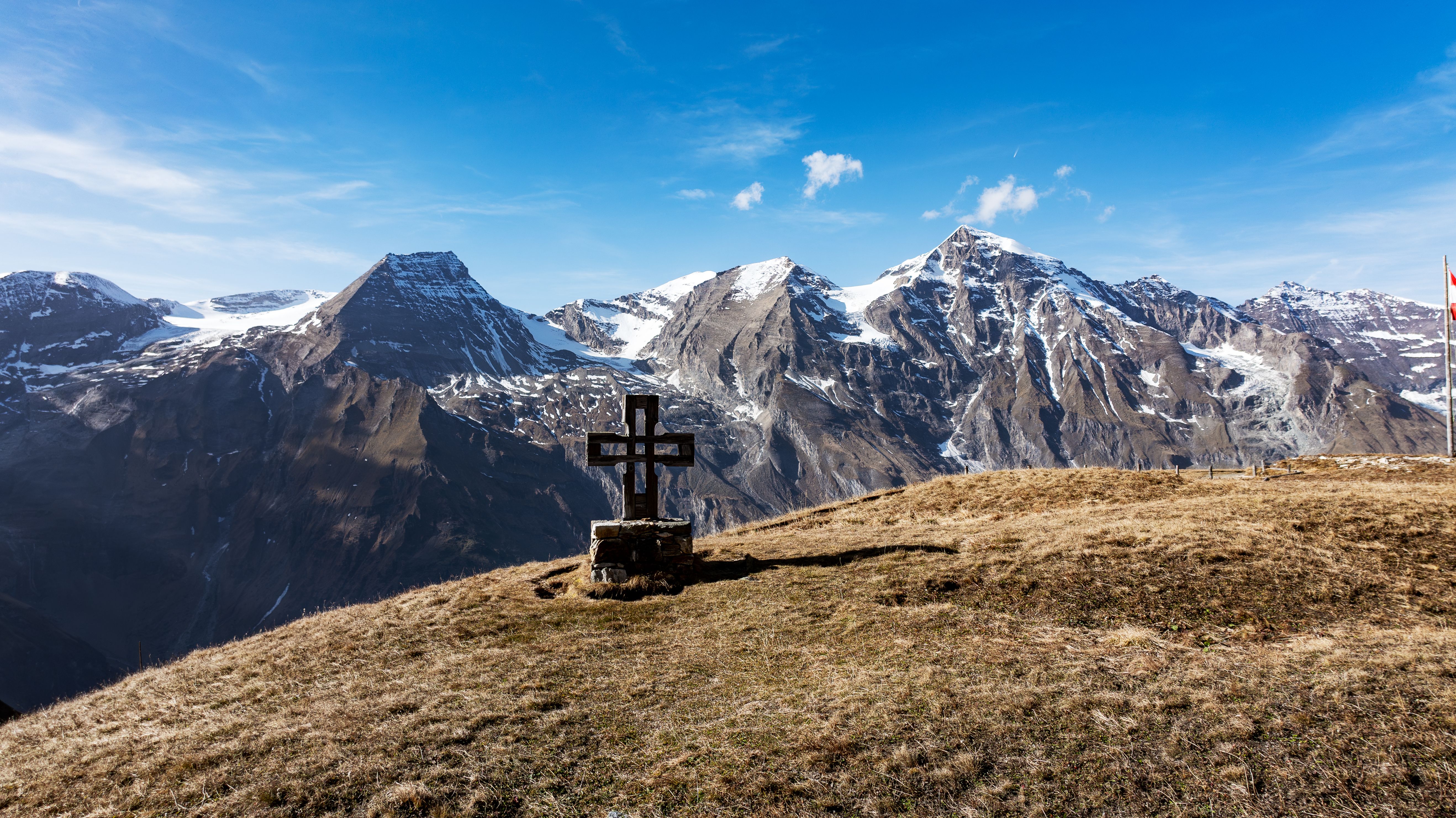Majestic Austrian Alps with Cross Monument · Free Stock Photo