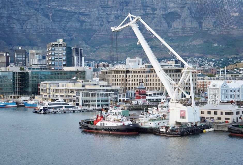 Spectacular Two Oceans Half Peninsula Shared Helicopter 24 Minutes Day Tour Review Review 2026 - Iconic Cape Town harbor with mountain backdrop.