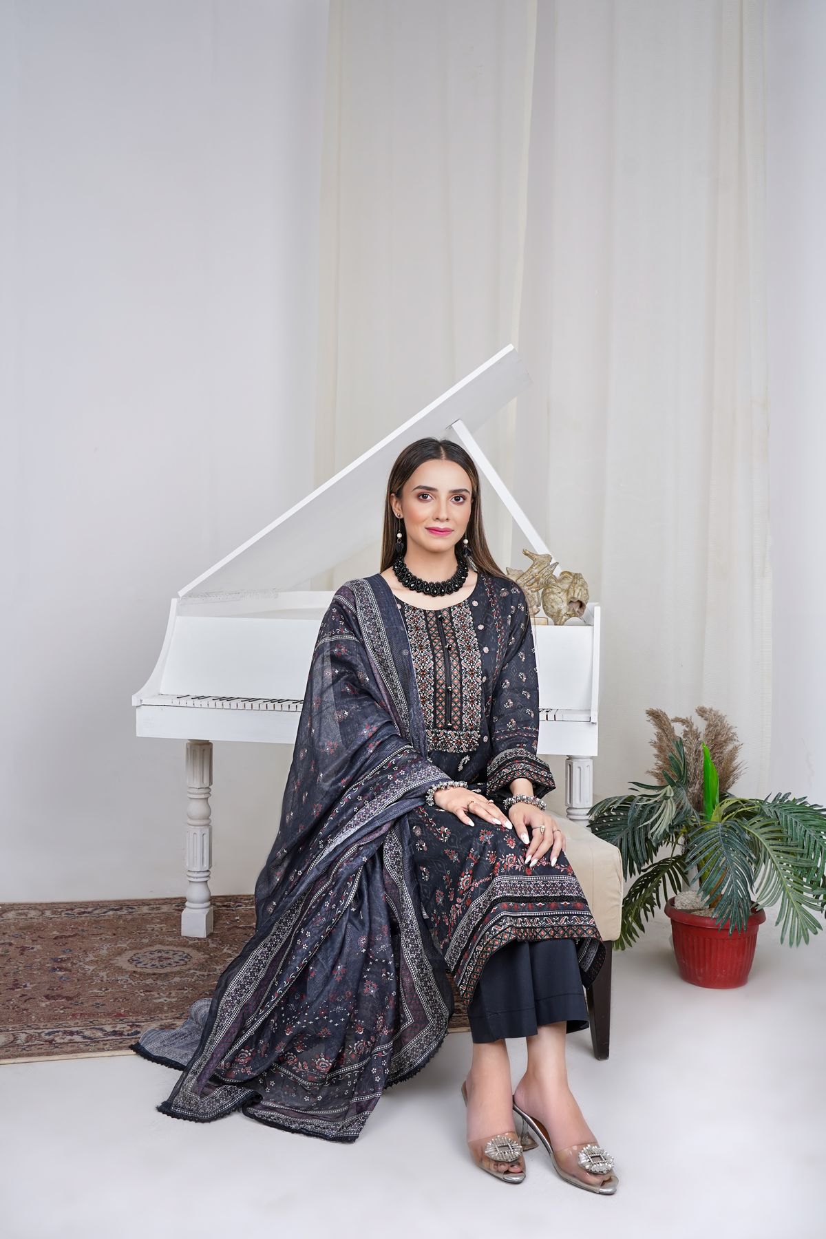 Elegant Pakistani Fashion Model Portrait in Lahore · Free Stock Photo