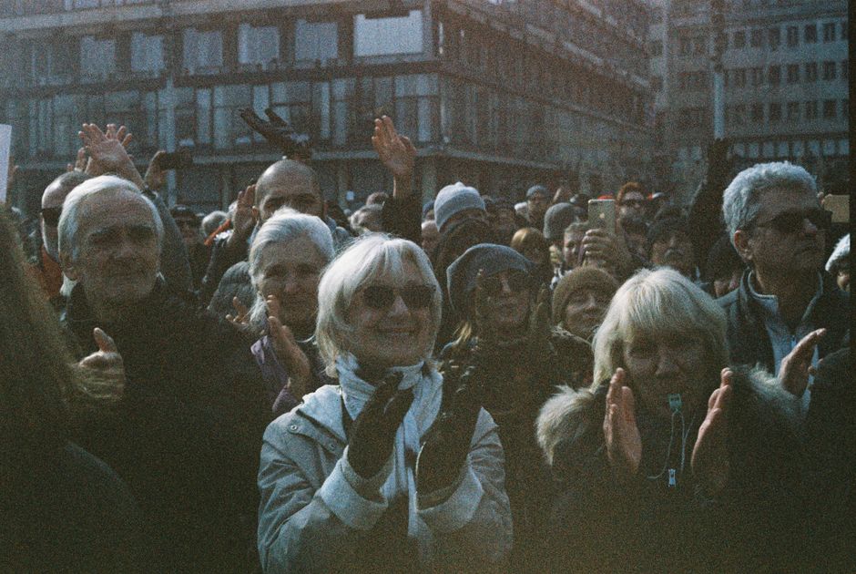 Immagine di copertina: Italia Record d'Anzianità in Europa, Futuro Demografico in Calo