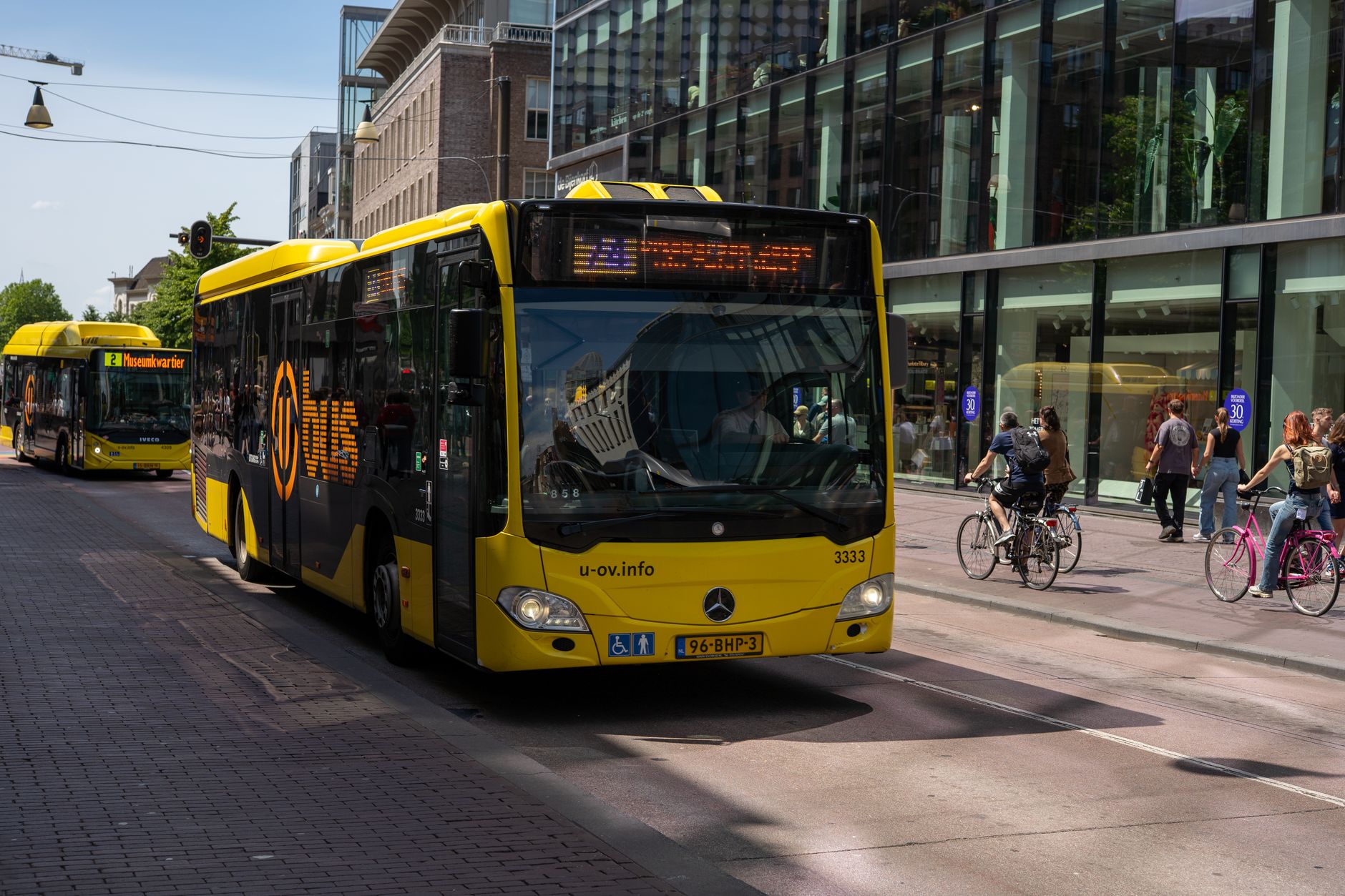 Hollanda'da toplu taşıma otobüsü