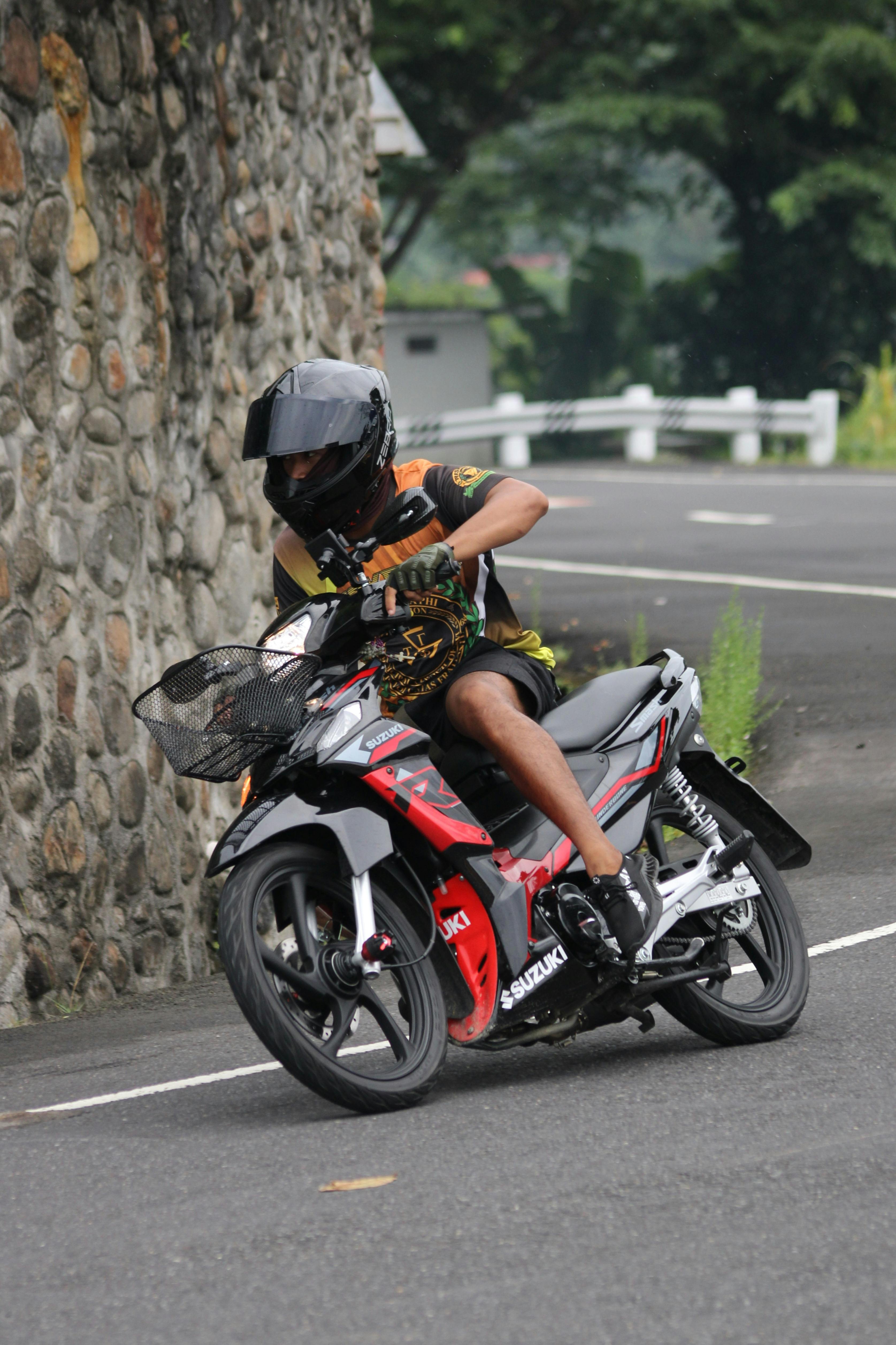 Suzuki motorcycle for sale in Denmark: Buying Rules, Costs and Ownership Guide